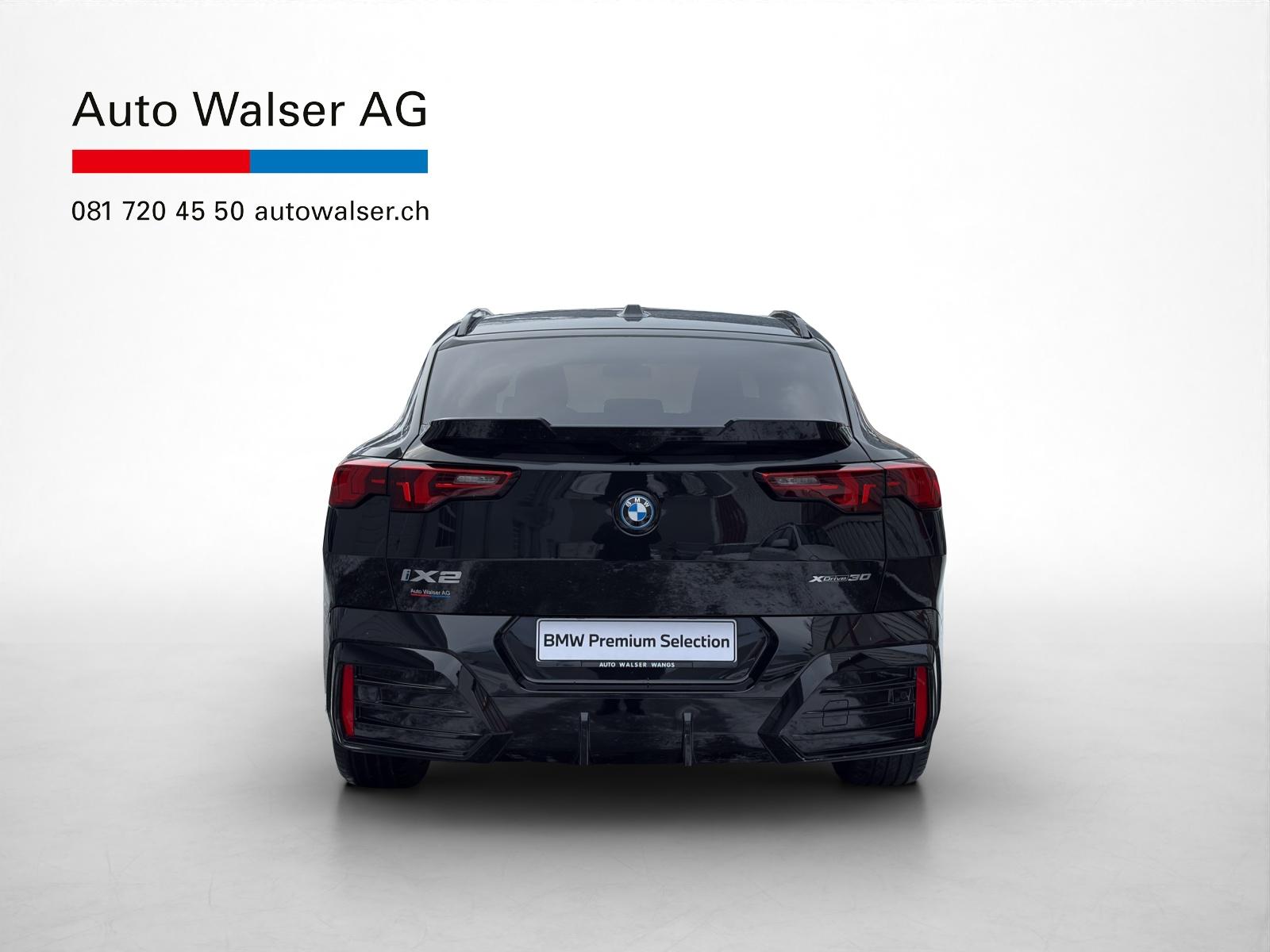 BMW iX2 30 xDrive-showroom-element-3