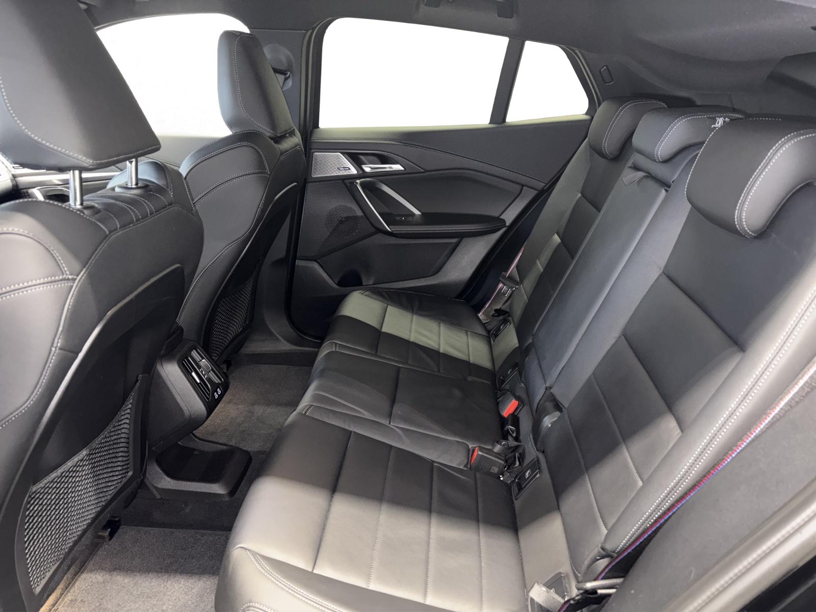 BMW iX2 30 xDrive-image-13