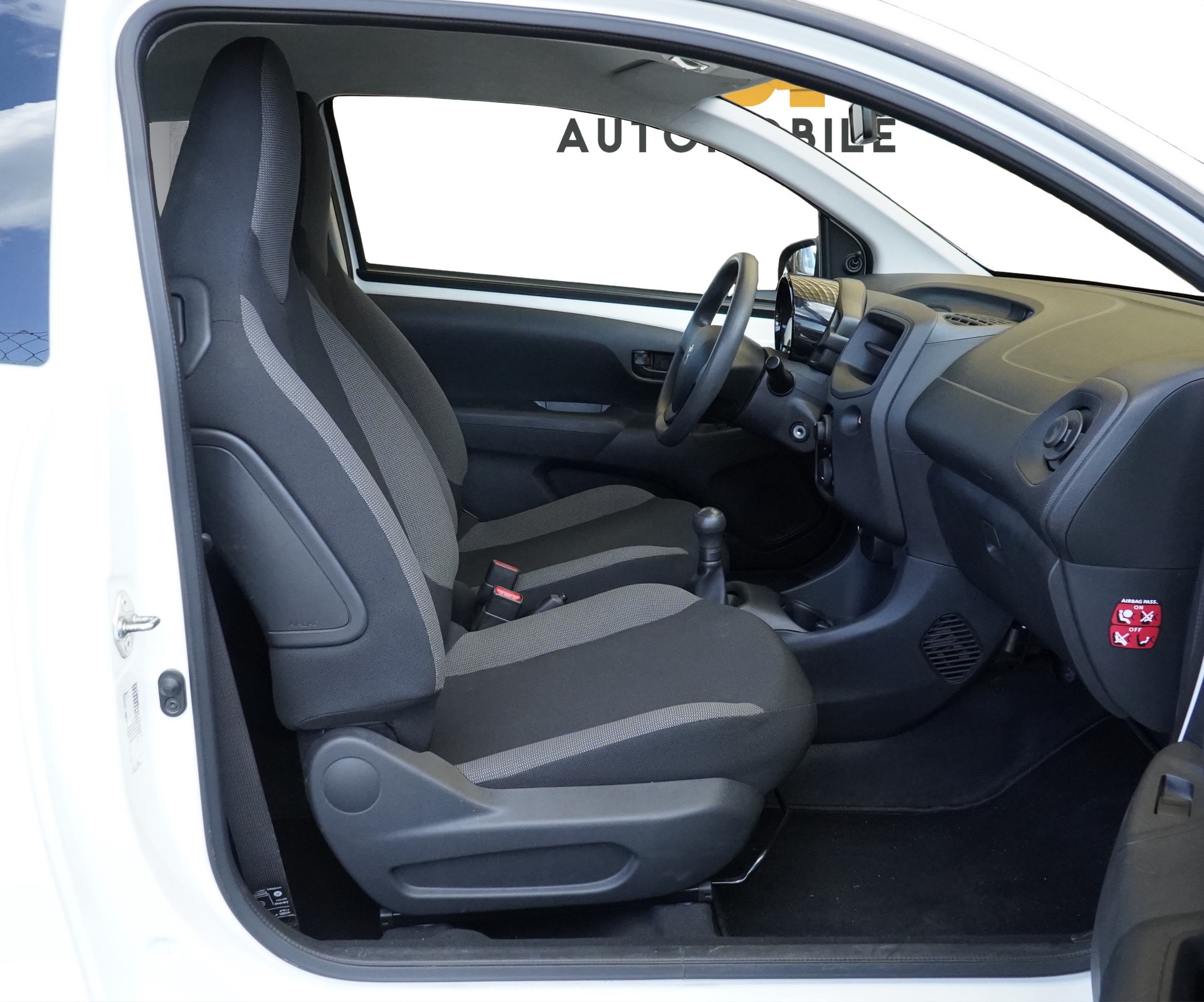 PEUGEOT 108 e-1.0 VTi Stop&Start Active Top *CH Fahrzeug*-image-11