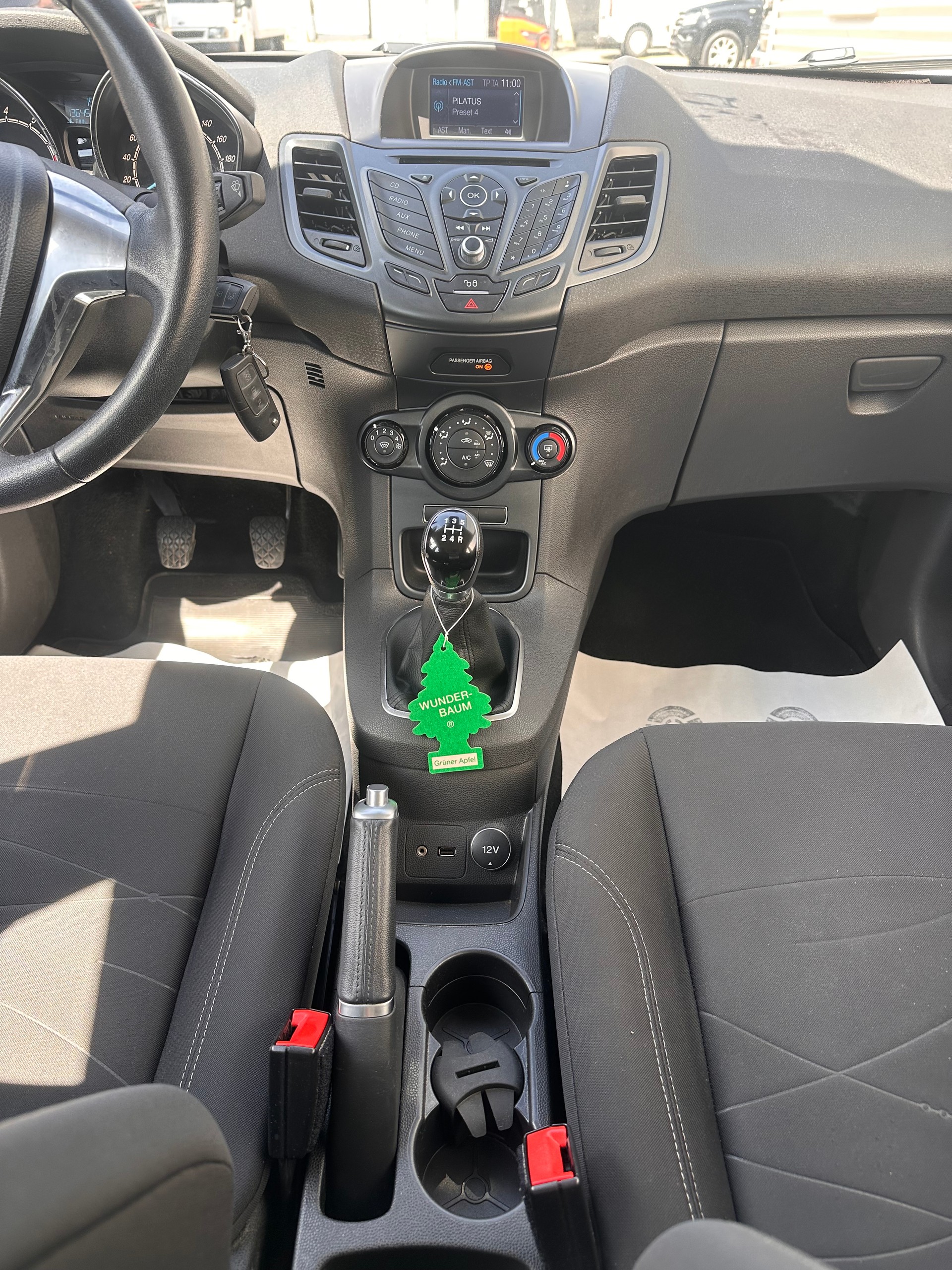 FORD Fiesta 1.0 SCTi Titanium-image-12