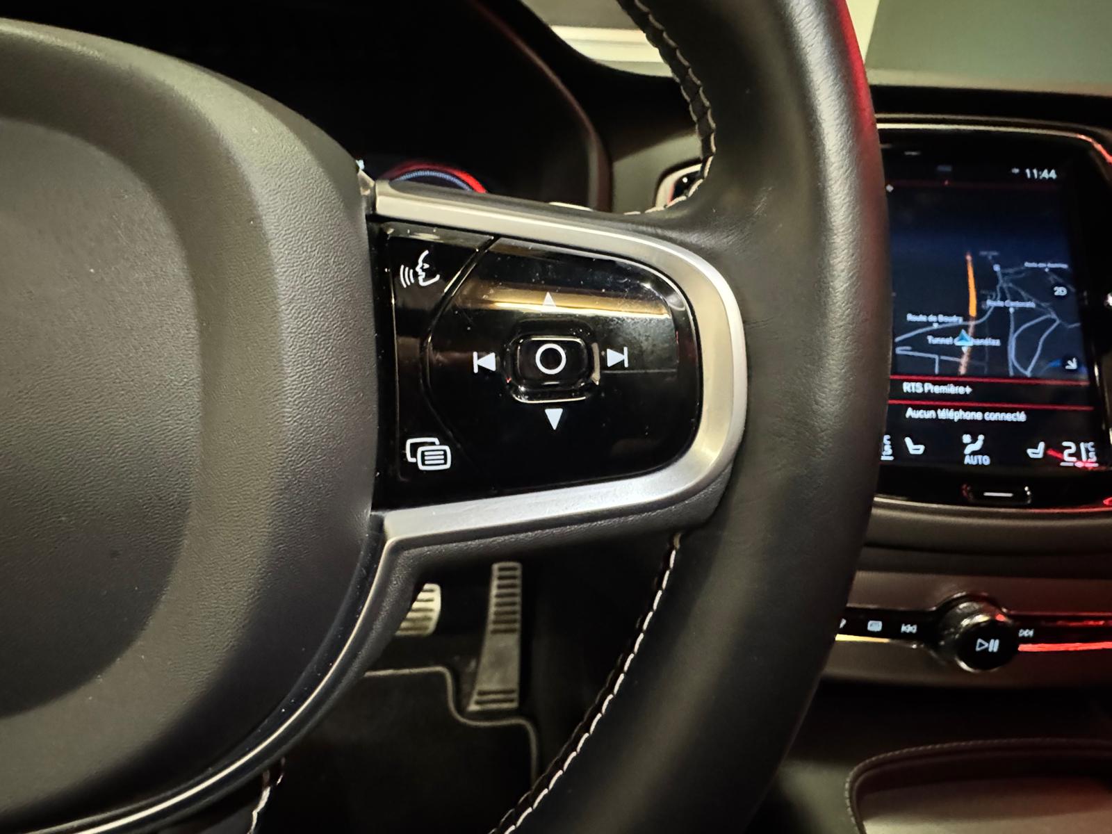 VOLVO XC90 T8 eAWD R-Design Geartronic-image-25