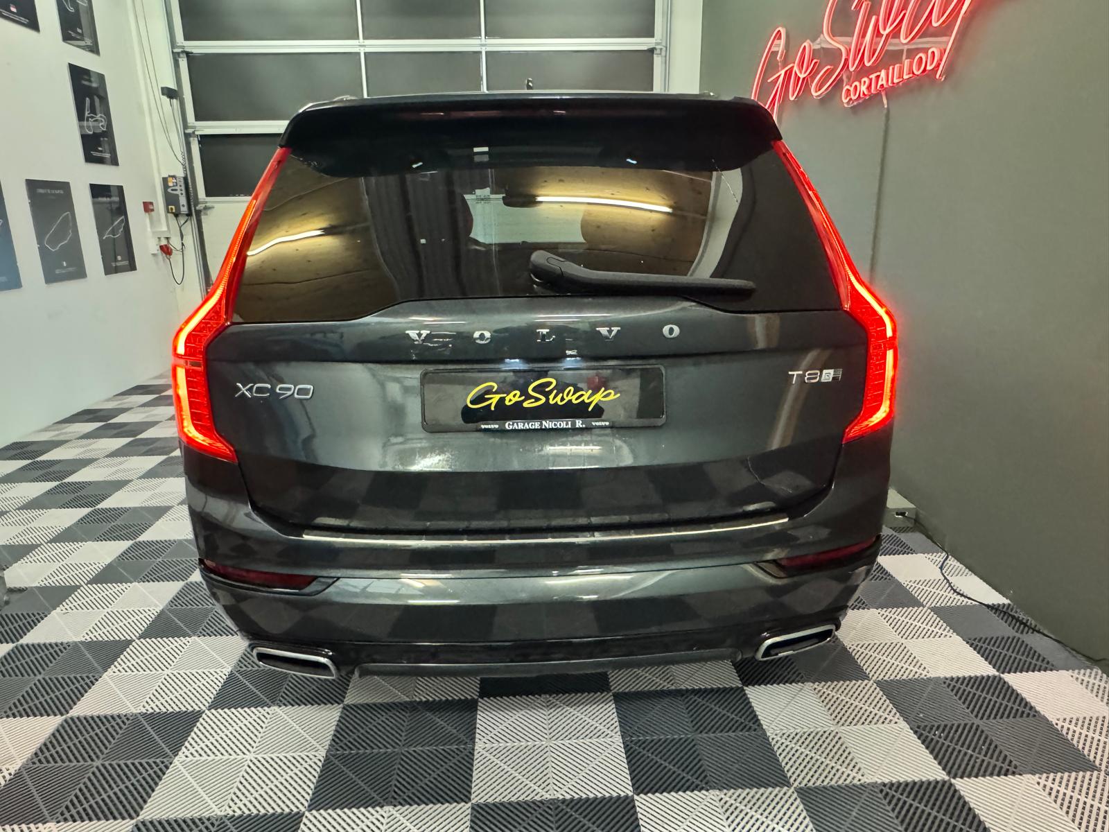 VOLVO XC90 T8 eAWD R-Design Geartronic-image-4