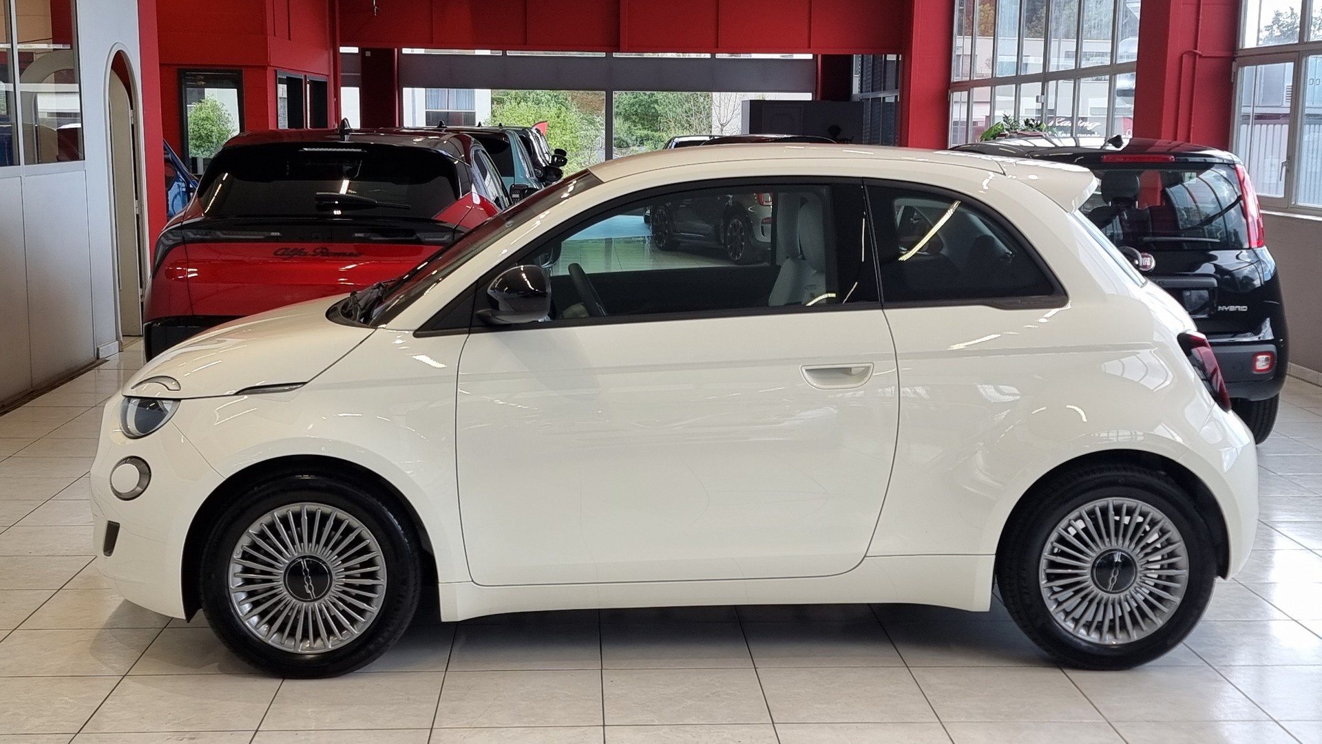 FIAT 500 1.0 Hybrid Torino-showroom-element-2