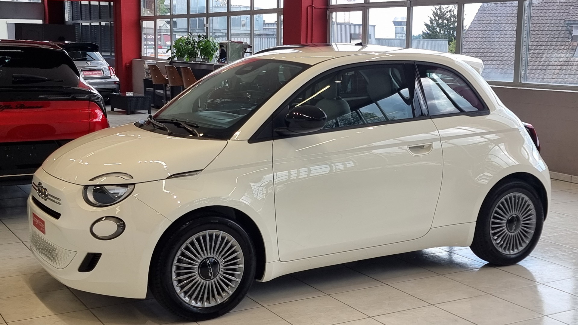 FIAT 500 1.0 Hybrid Torino-showroom-element-1