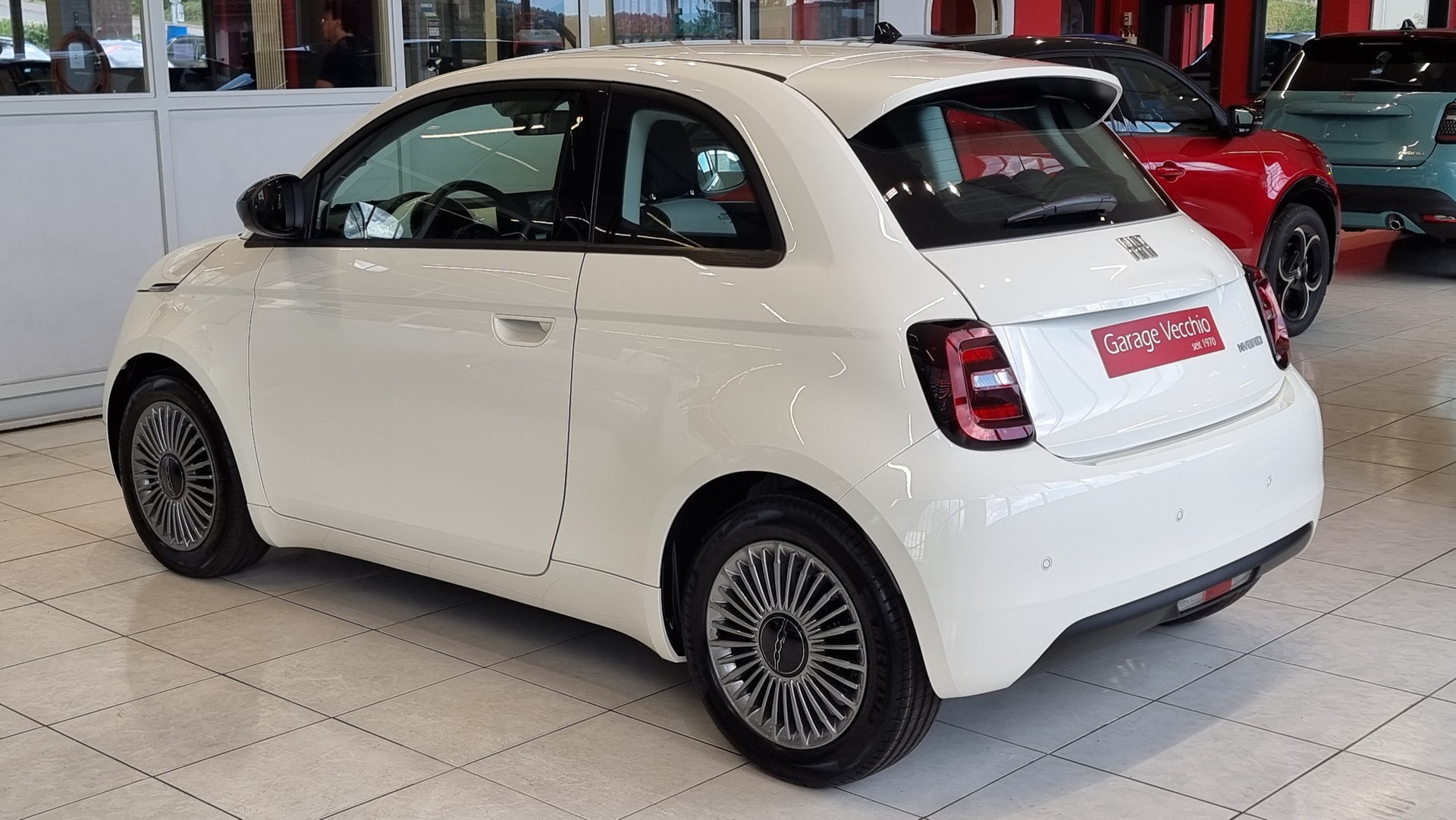 FIAT 500 1.0 Hybrid Torino-showroom-element-3