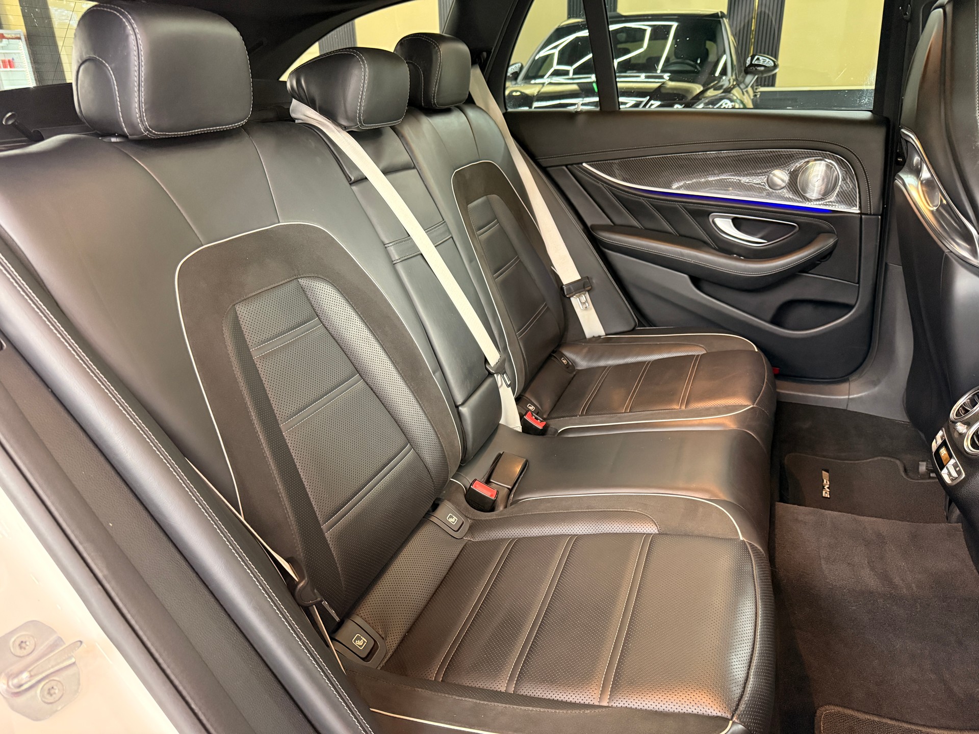 MERCEDES-BENZ E 63 AMG S 4 Matic 9G-Tronic-image-15