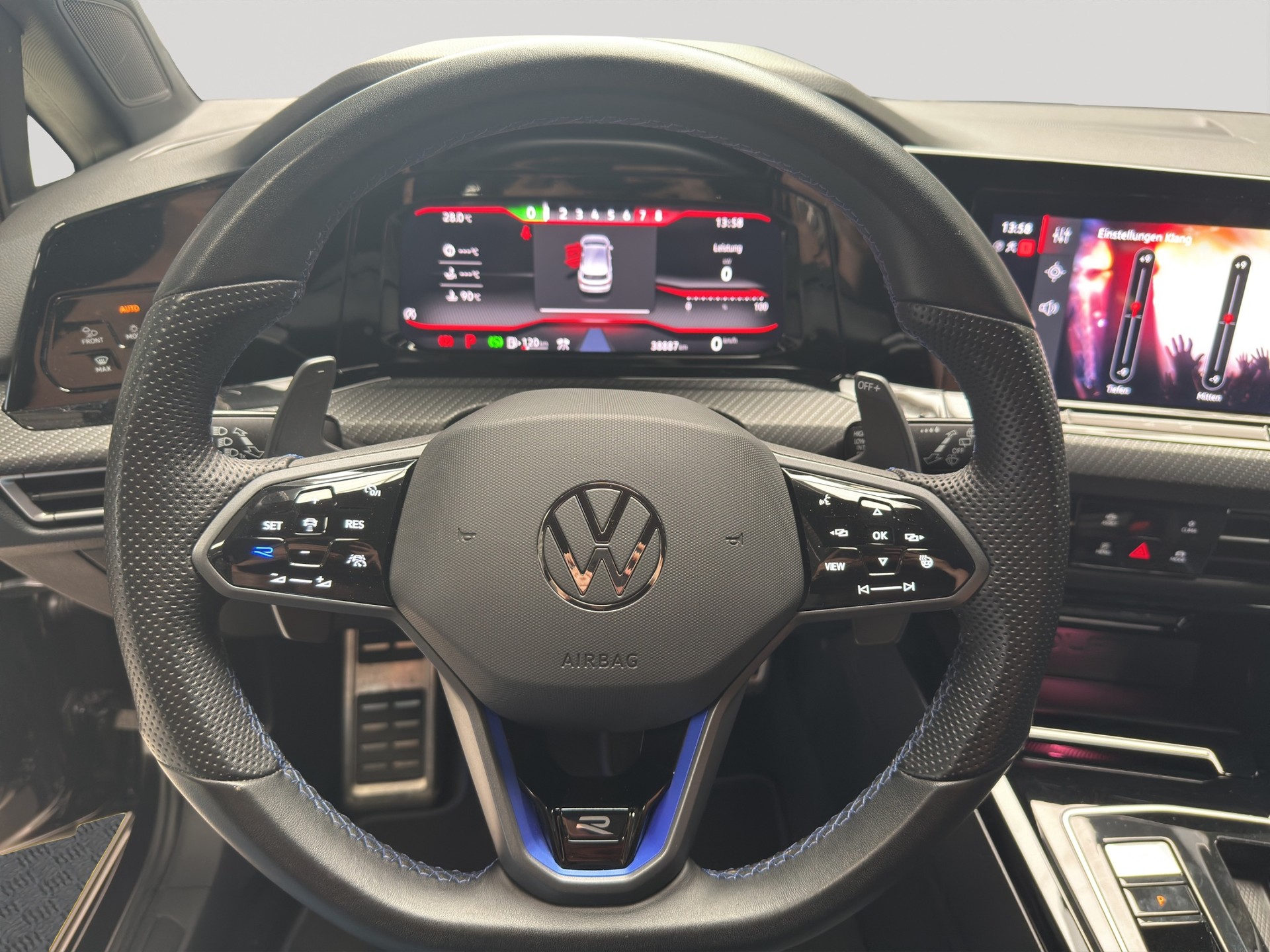 VW Golf 2.0 TSI R DSG 4Motion Black Style-image-9