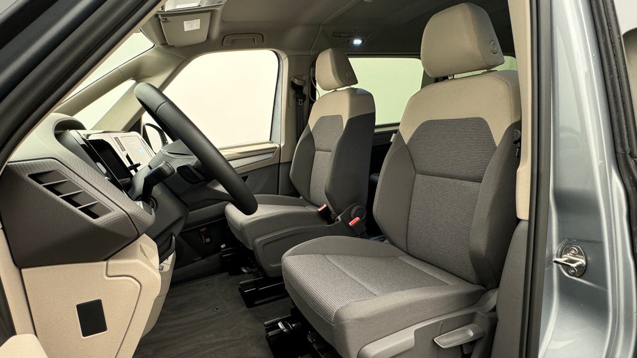 VW Multivan 1.5 eHybrid Life Lang 4Motion-image-4