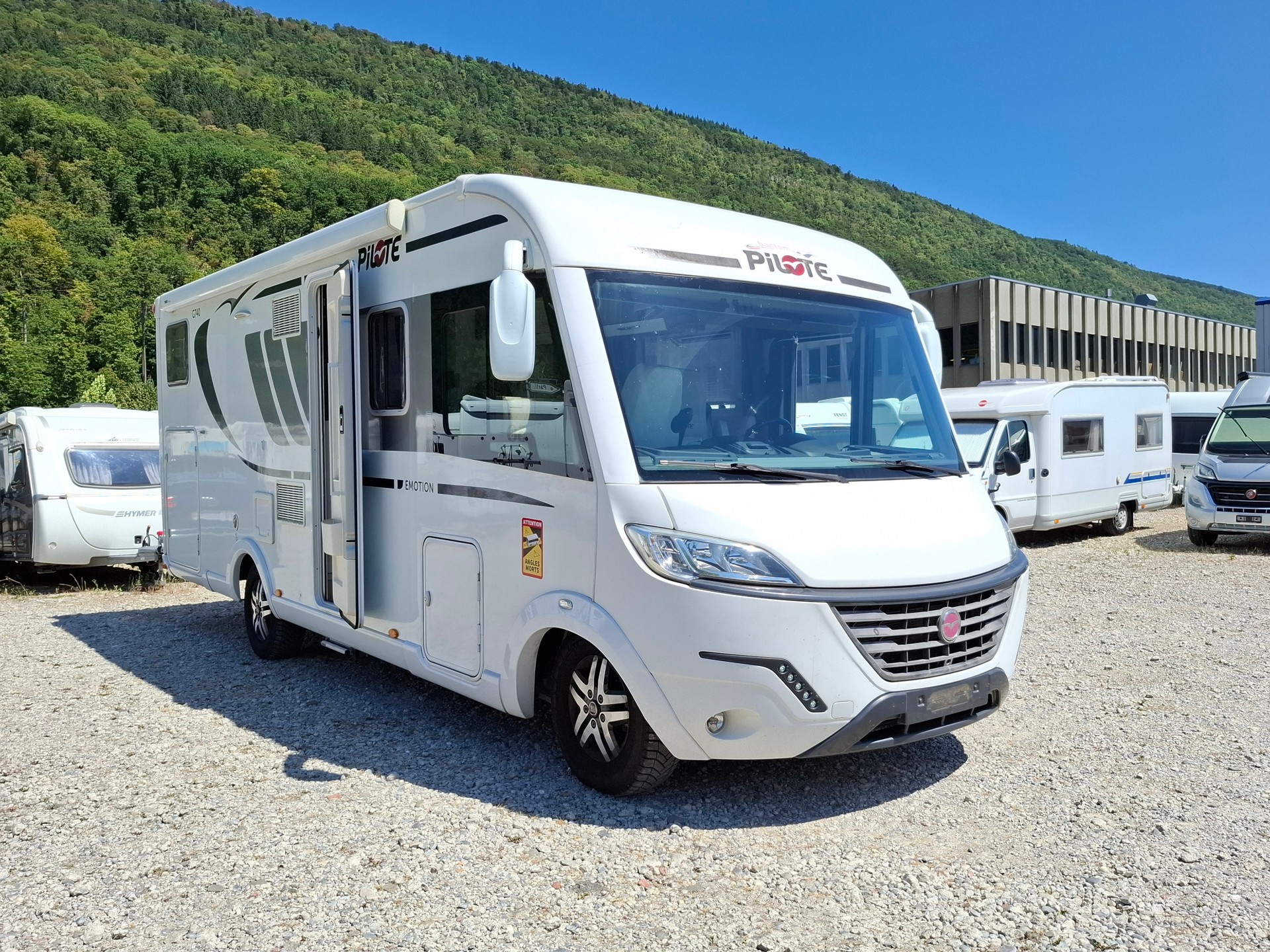 PILOTE G740 EMOTION - AUTOMAT! Einzelbett & Hubbett, TV & SAT, Solar & Wechselrichter