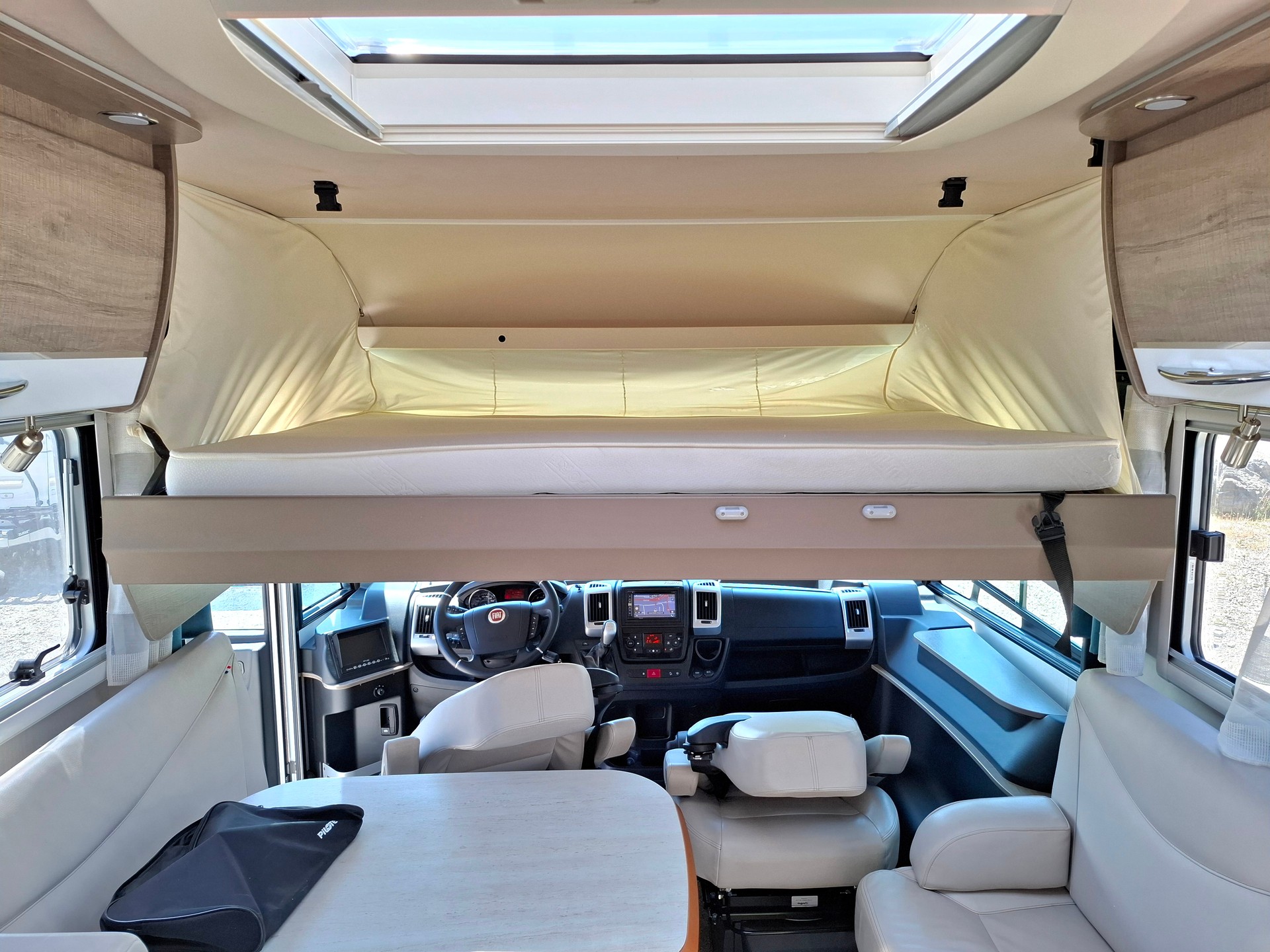 PILOTE G740 EMOTION - AUTOMAT! Einzelbett & Hubbett, TV & SAT, Solar & Wechselrichter-image-9