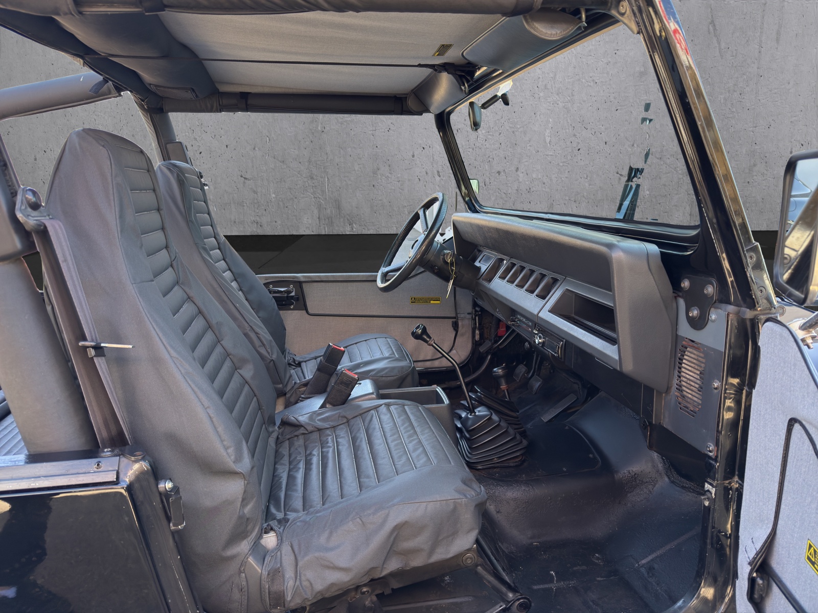 JEEP Wrangler 4.0 Sahara-image-12