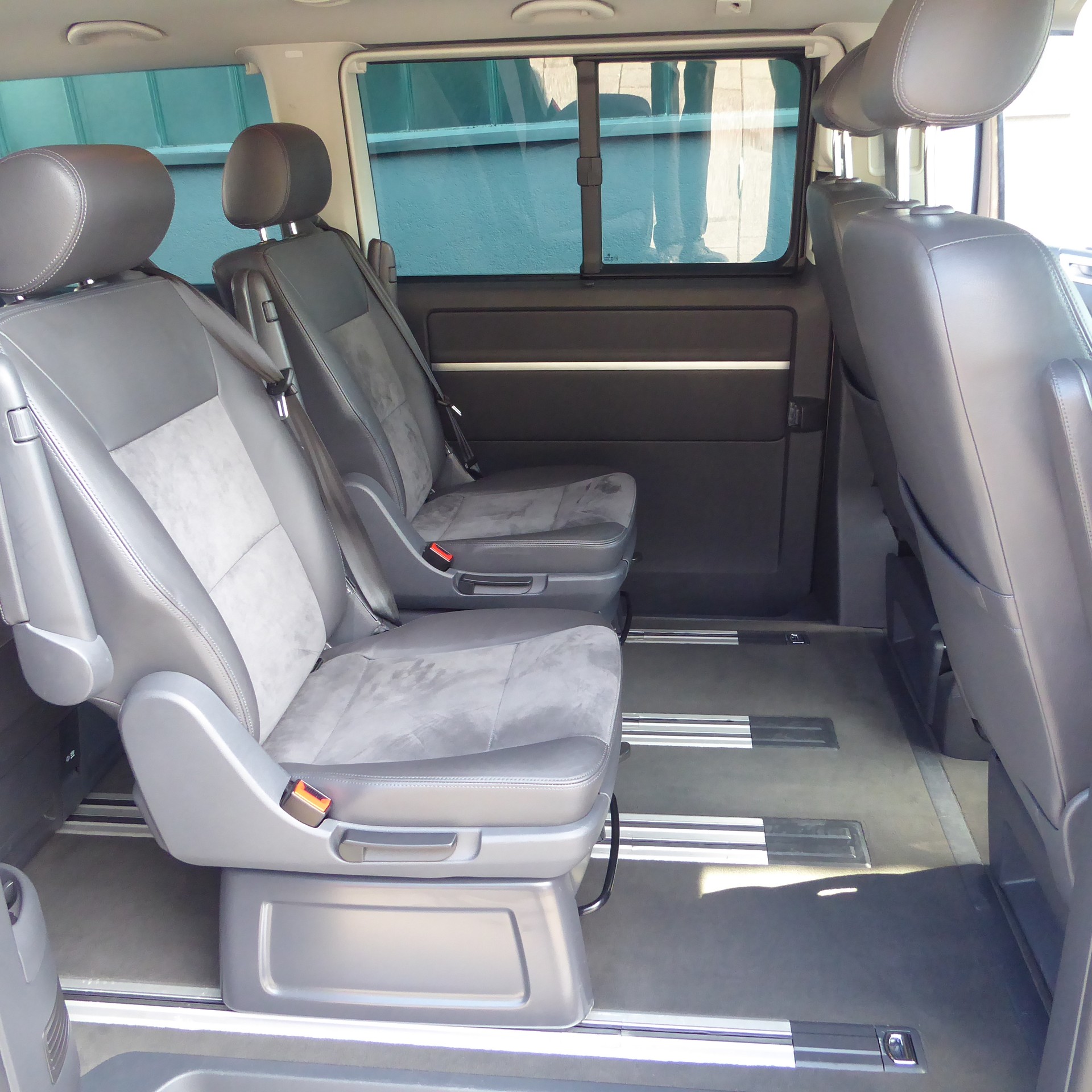 VW T5 Multivan 2.0 Bi-TDI CR Highline DSG-image-8