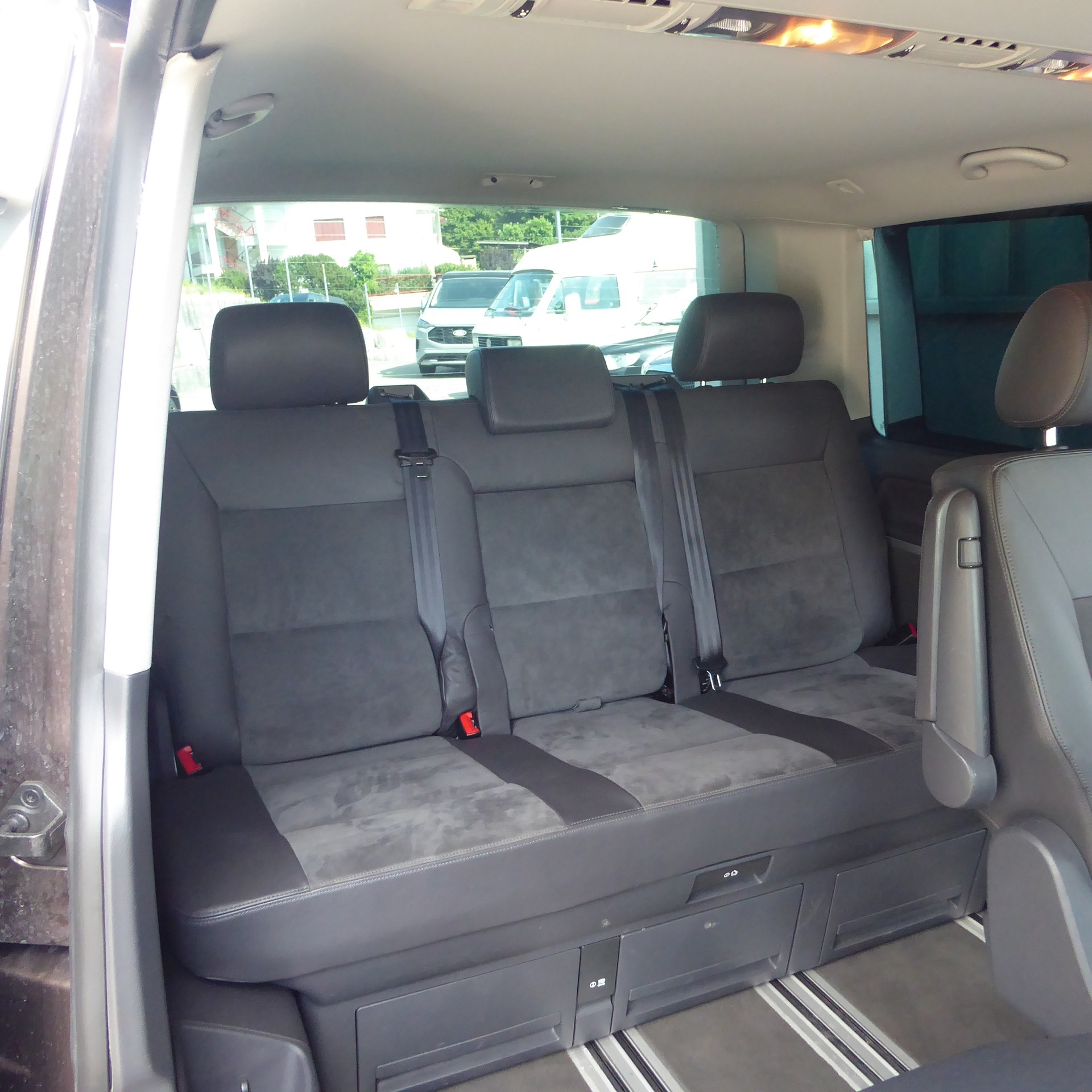 VW T5 Multivan 2.0 Bi-TDI CR Highline DSG-image-10