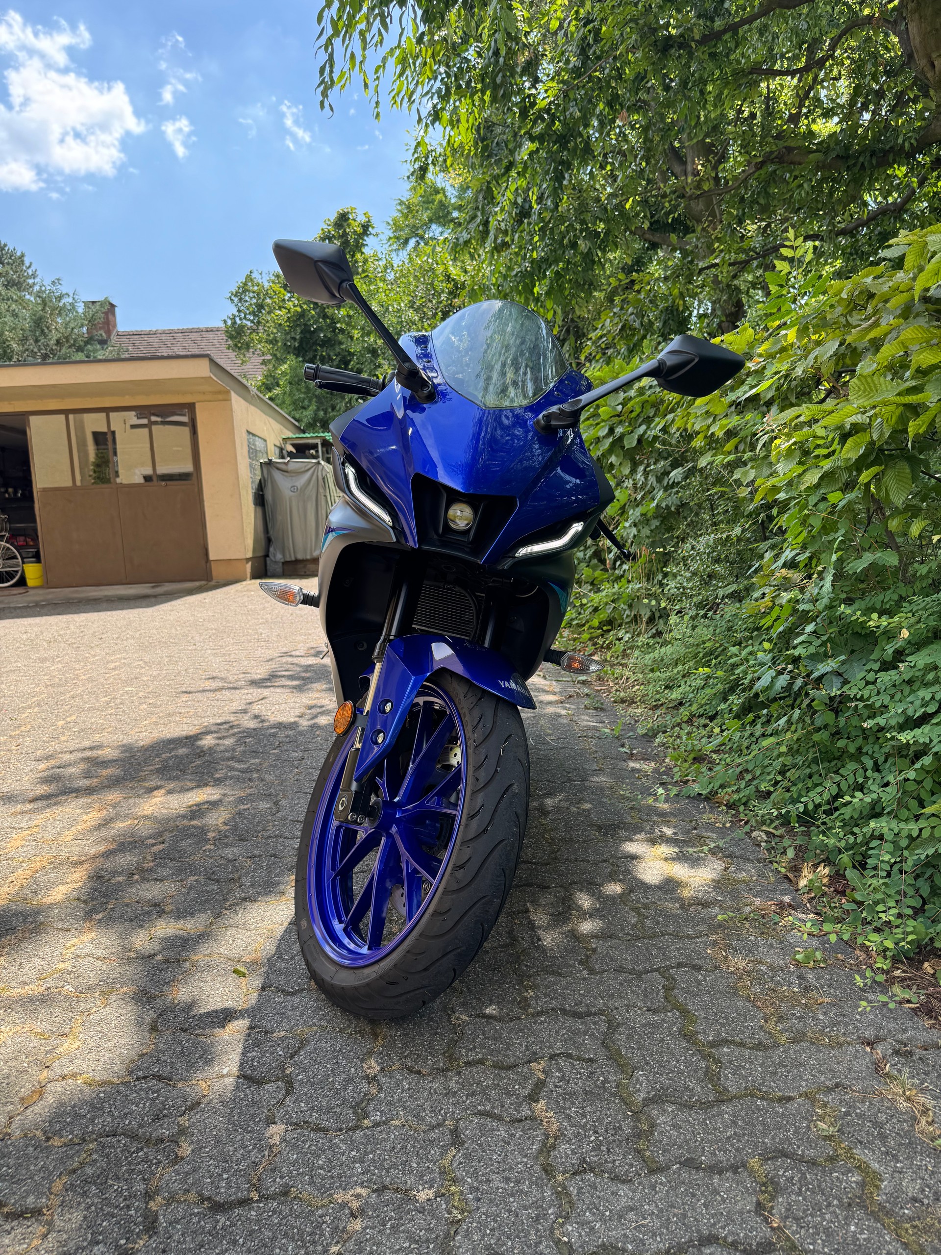 YAMAHA YZF-R 125 ABS-image-1