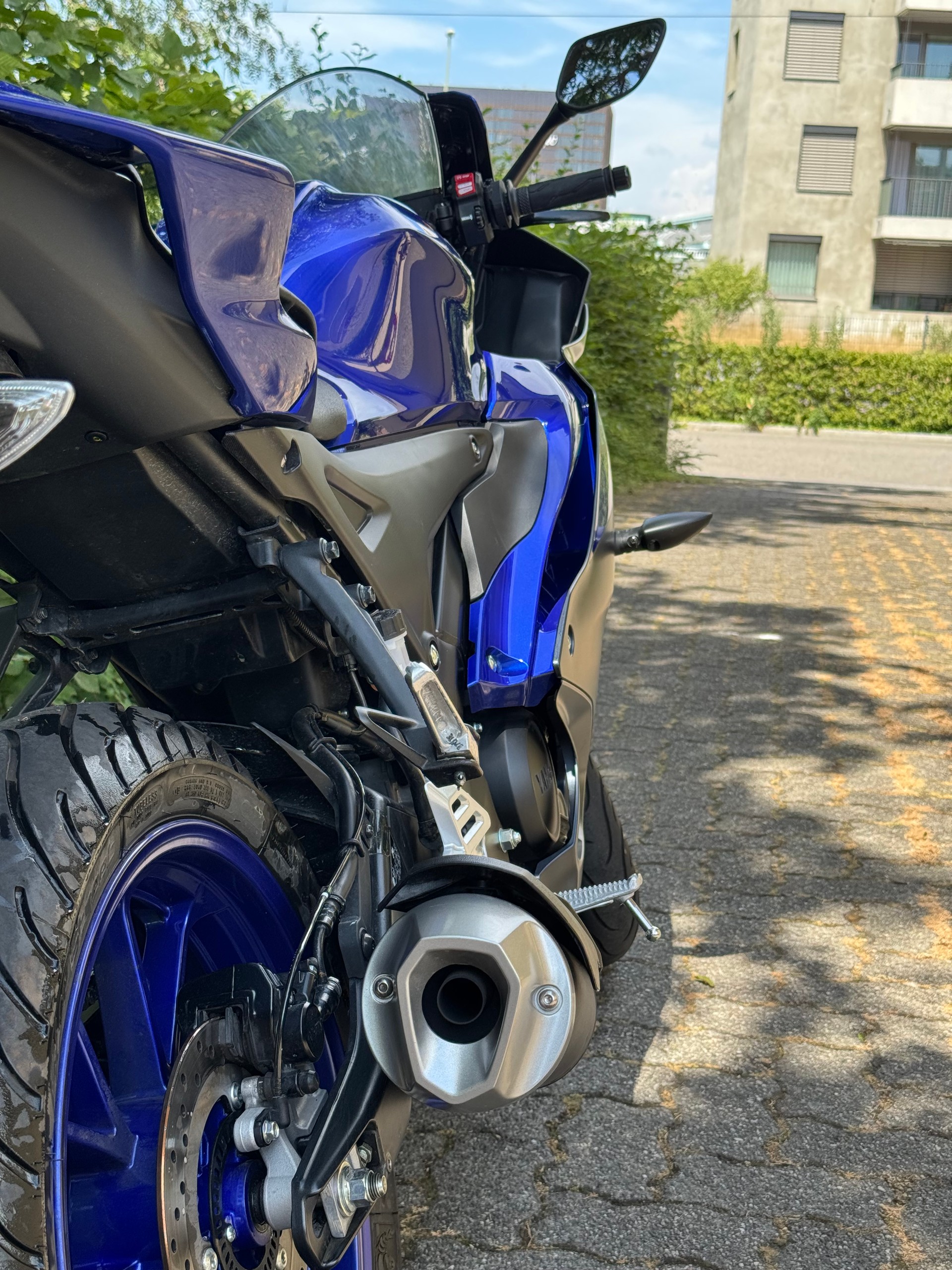 YAMAHA YZF-R 125 ABS-image-2
