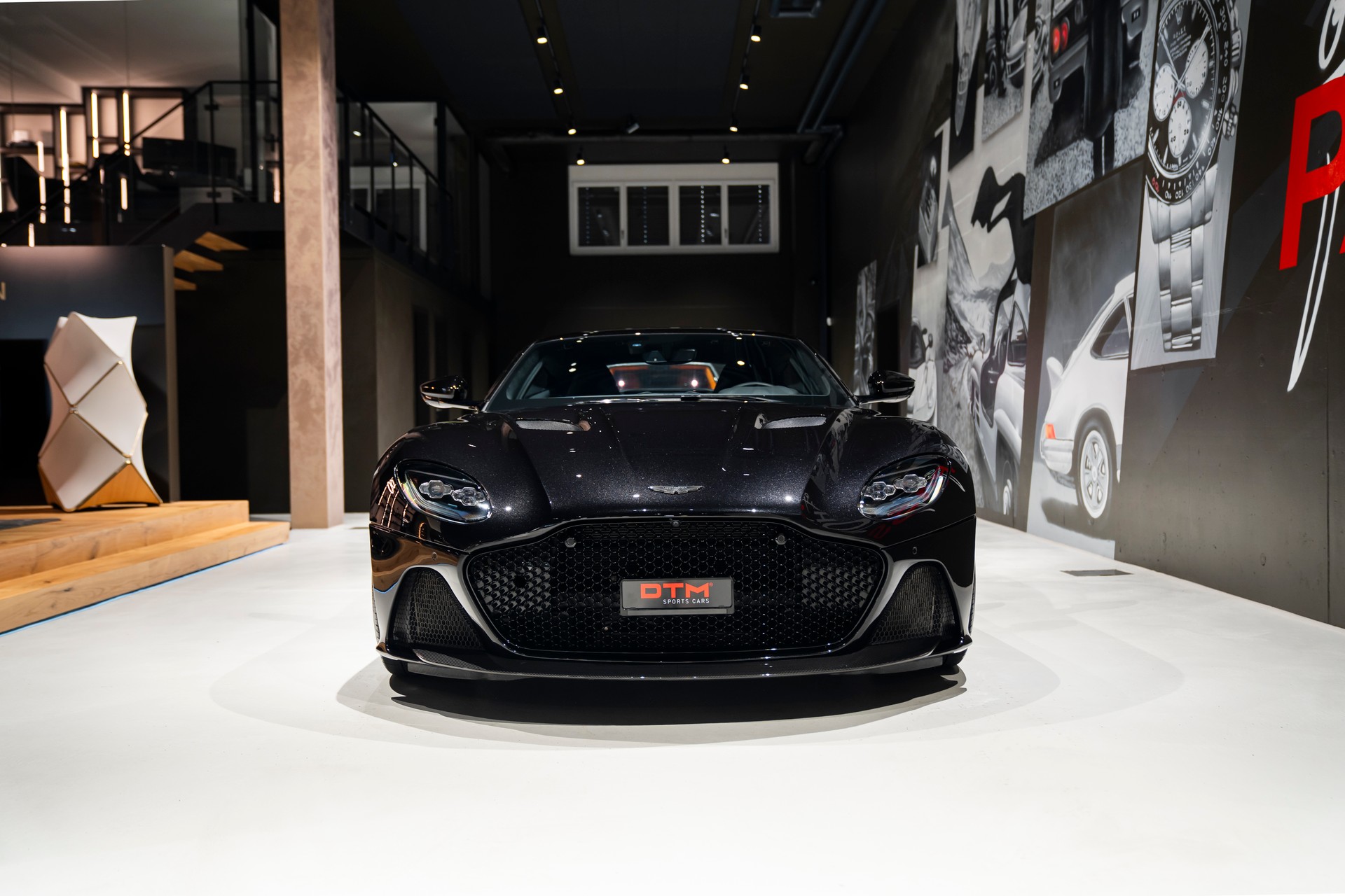 ASTON MARTIN DBS Coupé Superleggera-showroom-element-1