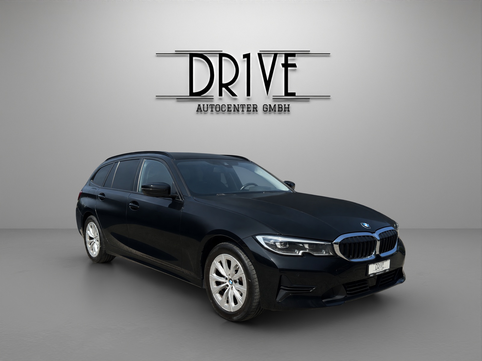 BMW 320d xDrive 48V Touring Steptronic-showroom-element-2