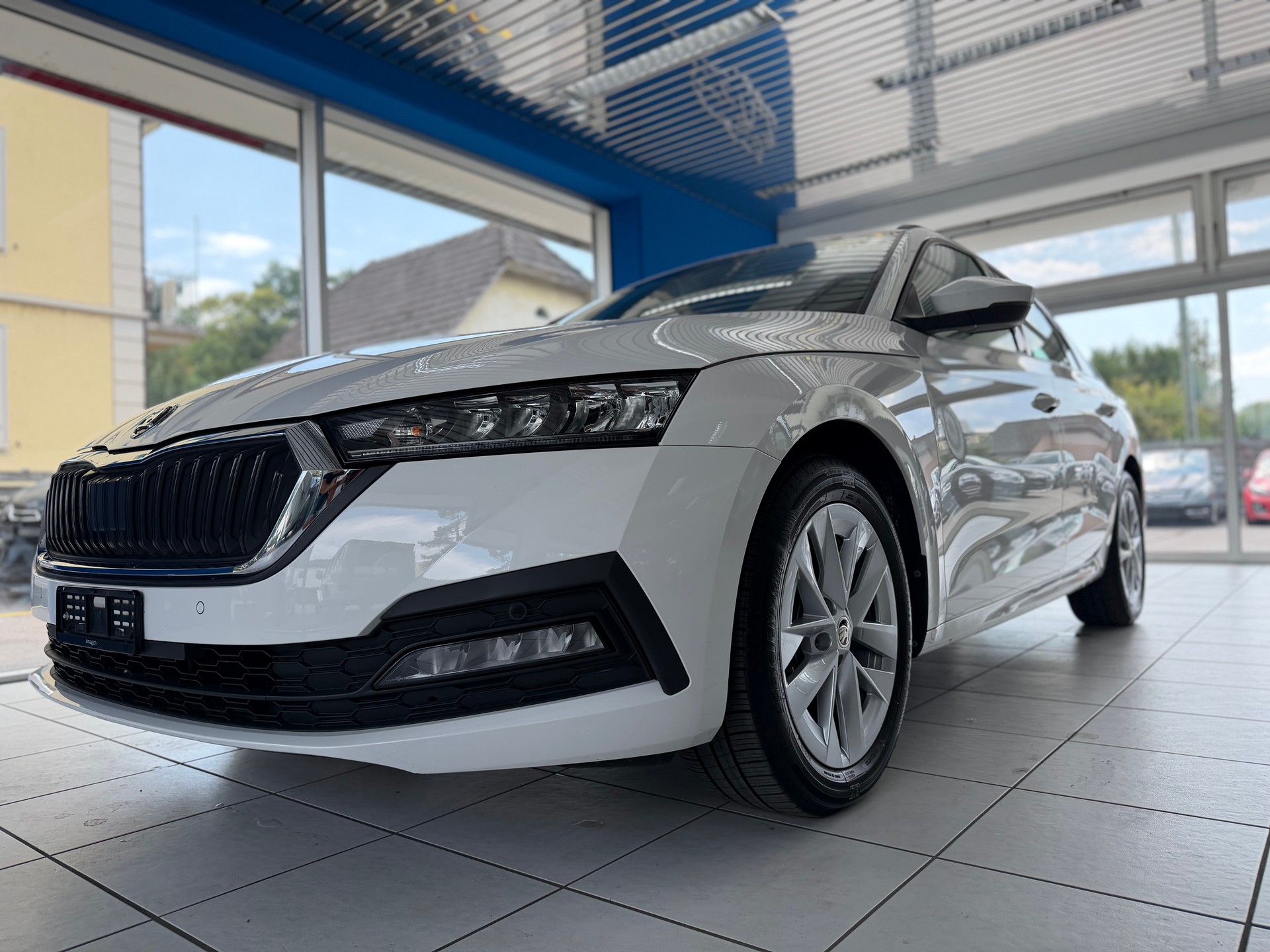 SKODA Octavia Combi 2.0 TSI Ambition DSG 4x4-showroom-element-1