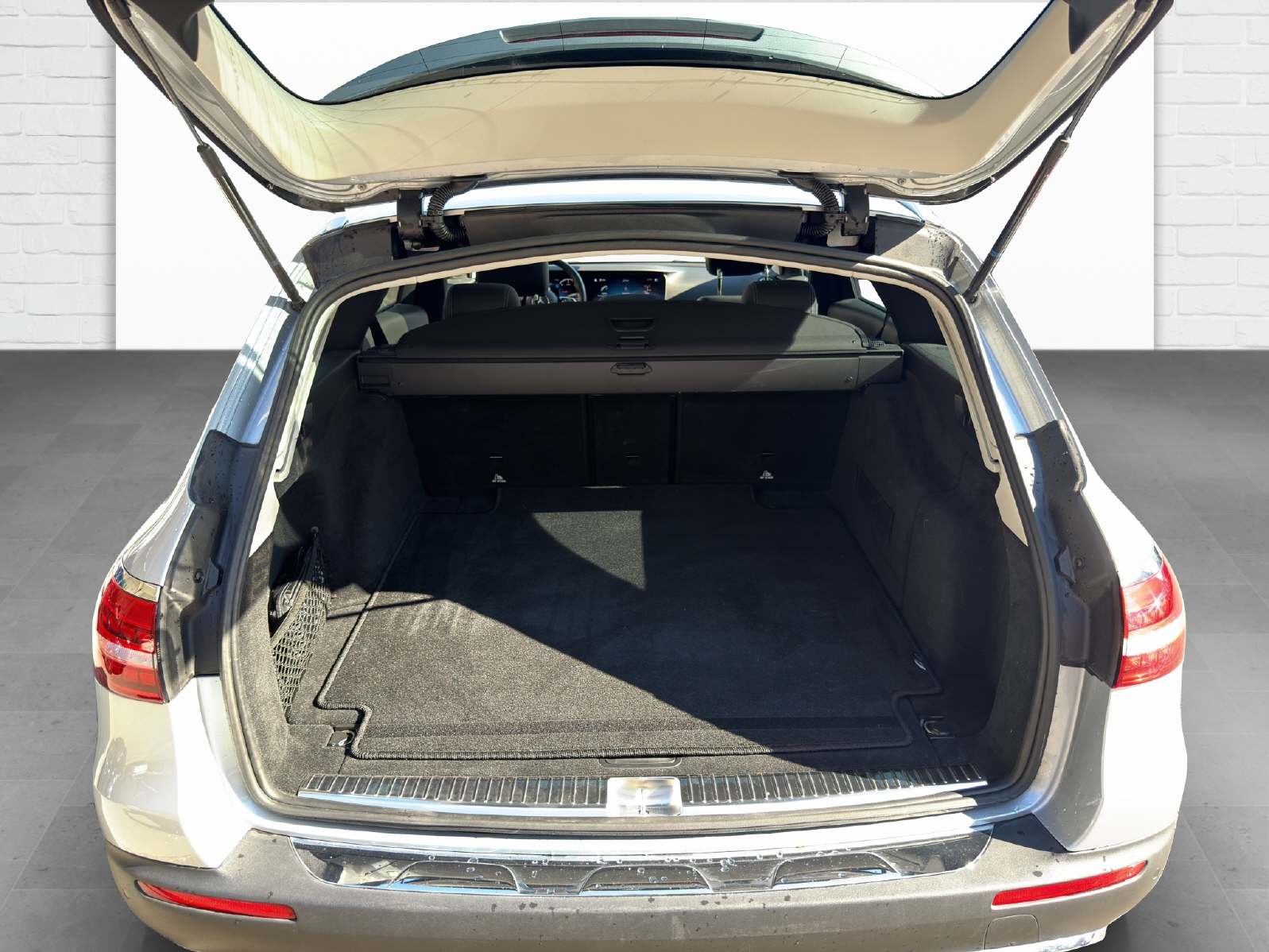 MERCEDES-BENZ E 220 d All-Terrain Avantgarde 4matic Kombi-image-12