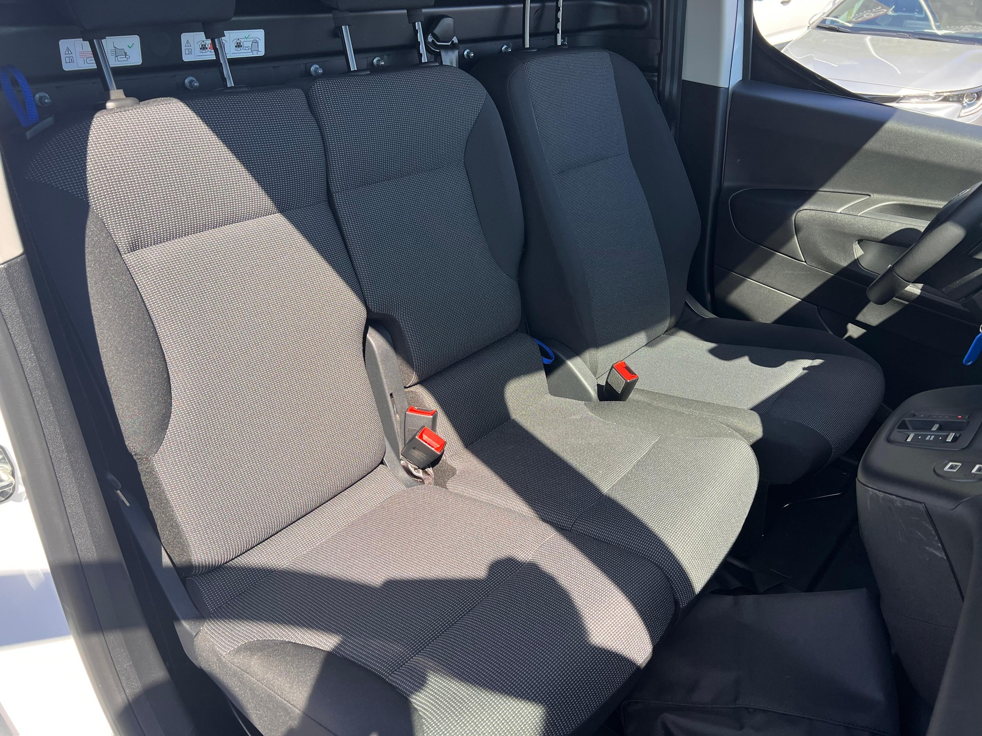TOYOTA PROACE CITY Van L1 1.5 D Active-image-13