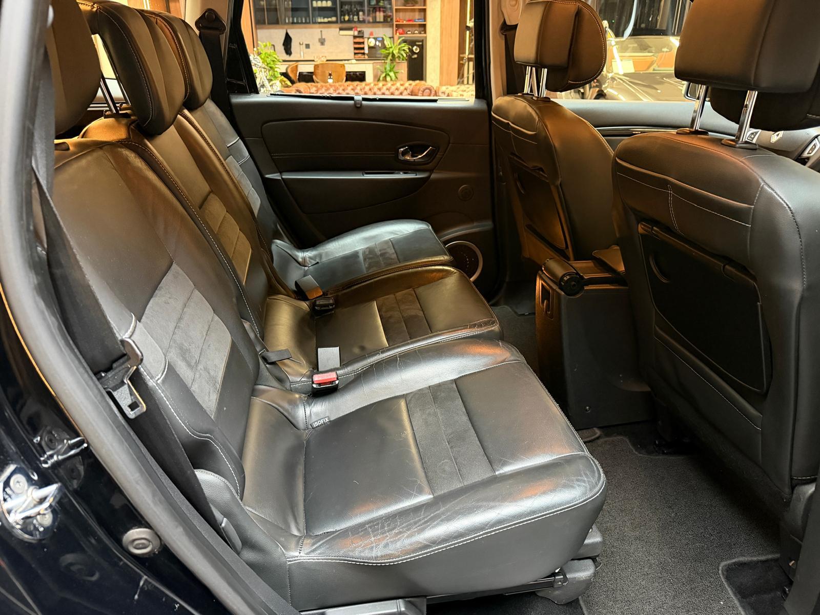 RENAULT Grand Scénic 2.0 dCi 150 Privilège 7P-image-17