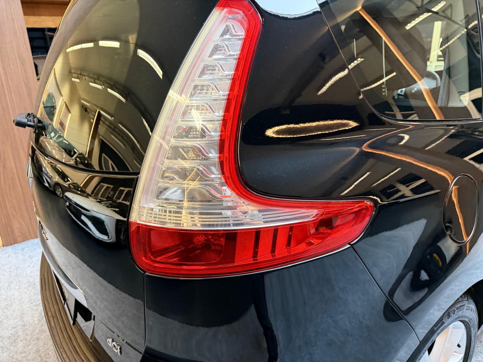 RENAULT Grand Scénic 2.0 dCi 150 Privilège 7P-image-10