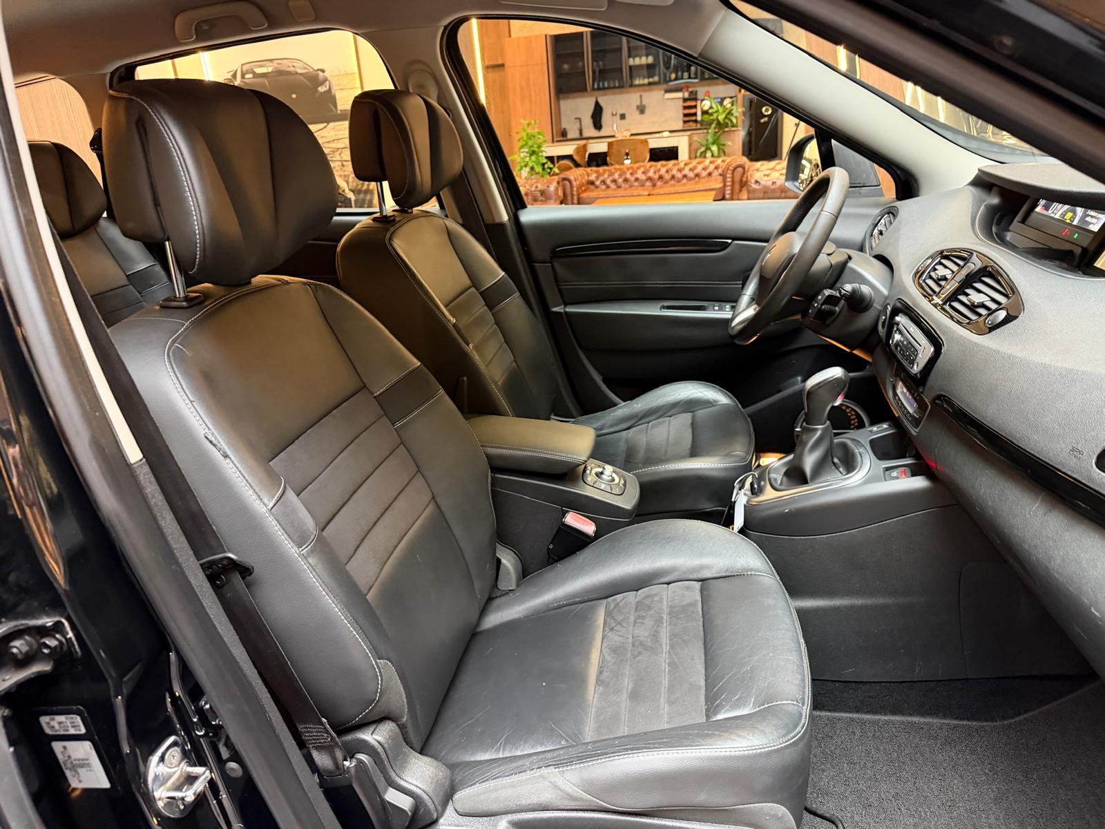 RENAULT Grand Scénic 2.0 dCi 150 Privilège 7P-image-16