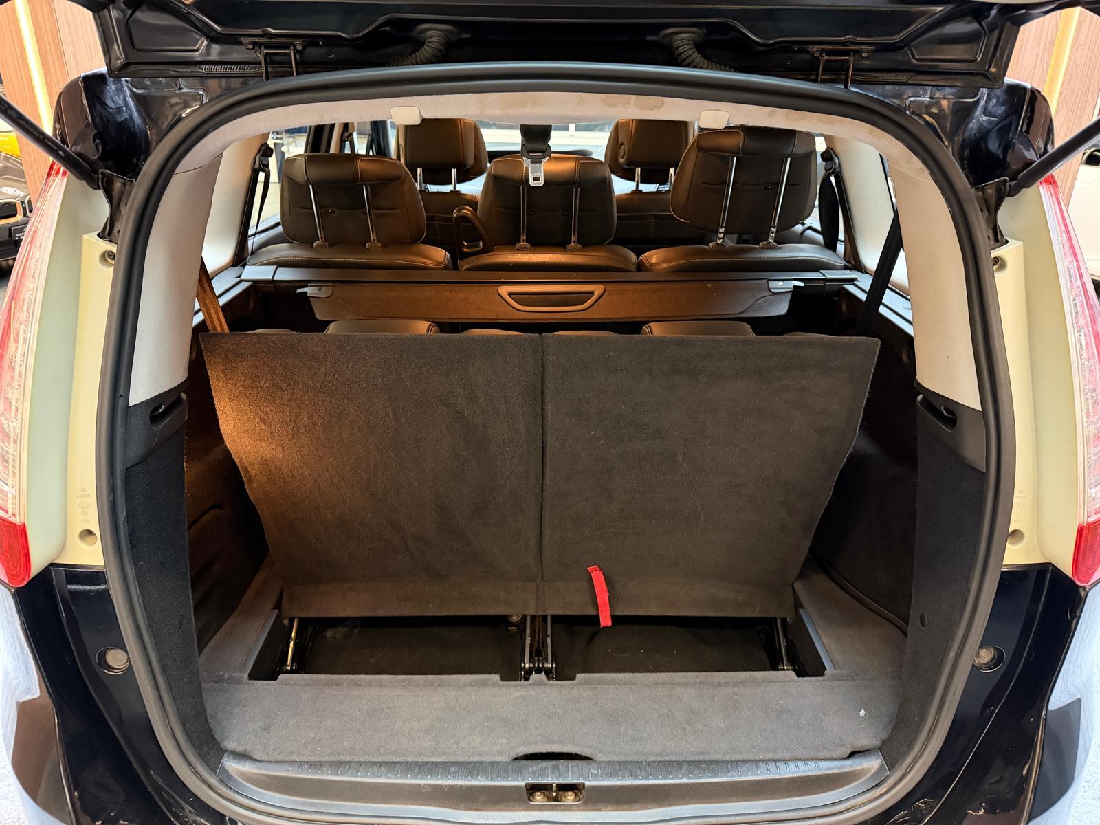 RENAULT Grand Scénic 2.0 dCi 150 Privilège 7P-image-20