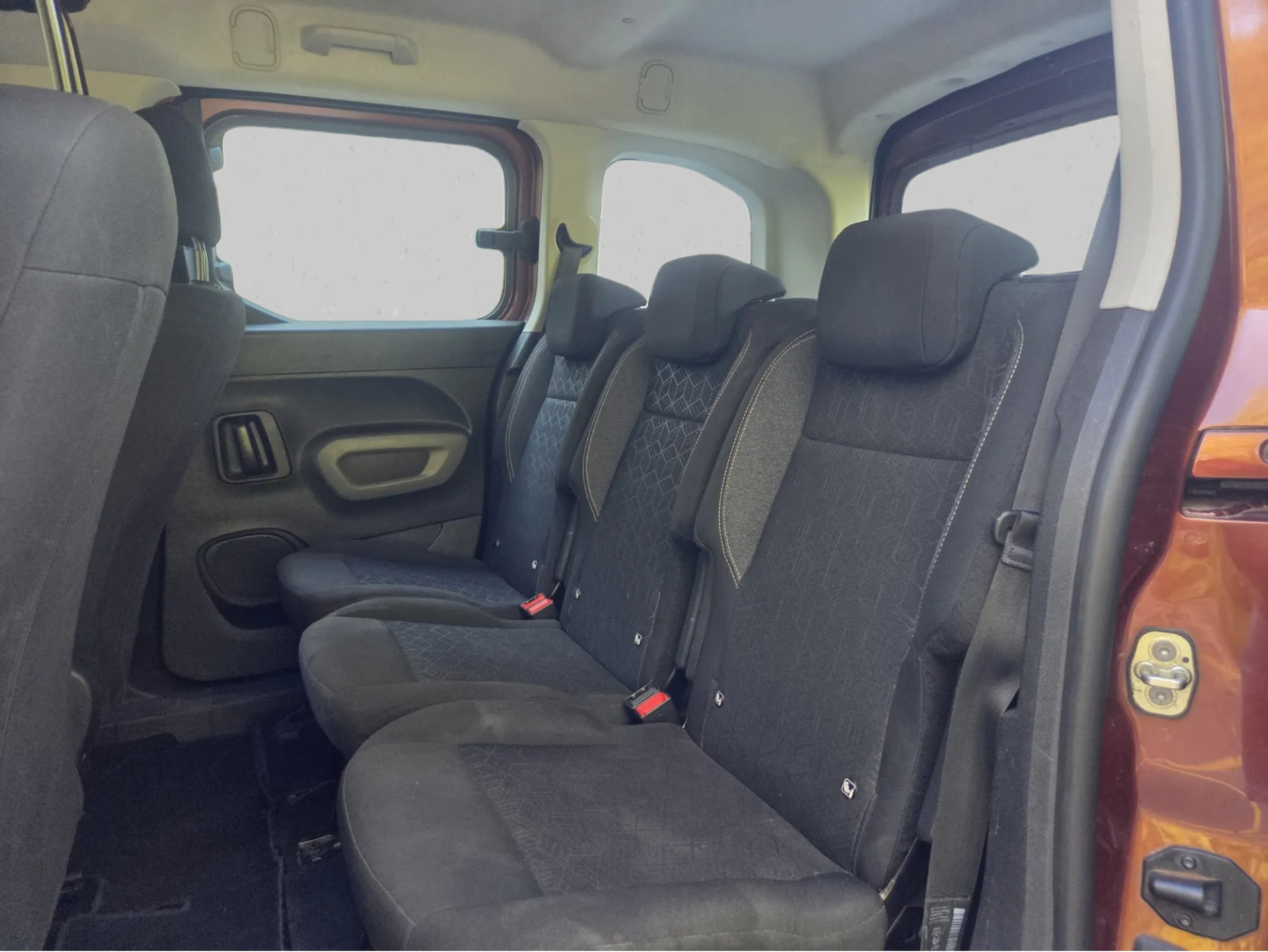 PEUGEOT Rifter 1.5 BlueHDi Active ** AHK * Crochet d'attelage * Frish MFK * Expertise du jour-image-7