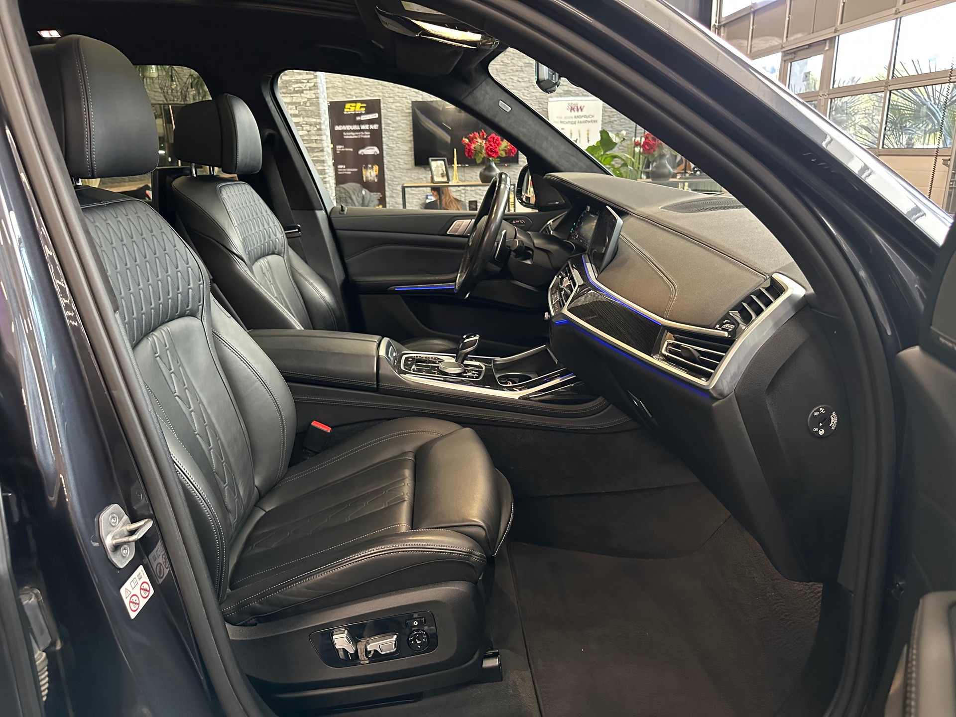 BMW X7 xDrive M50d Steptronic-image-17