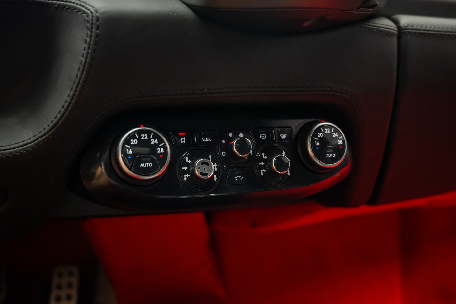 FERRARI 458 * FULL NOVITEC * FULL CARBON * 12500KM * FRISCH AB FERRARI SERVICE *-image-35