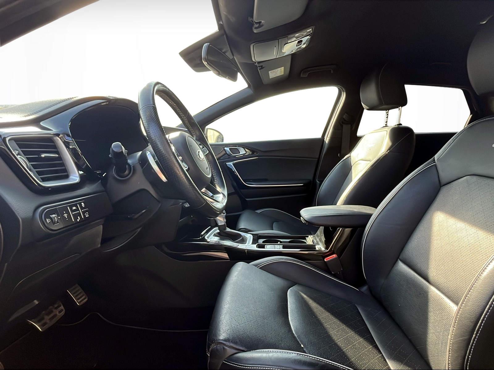 KIA ProCeed 1.5 T-GDi MHEV GT-Line-showroom-element-3