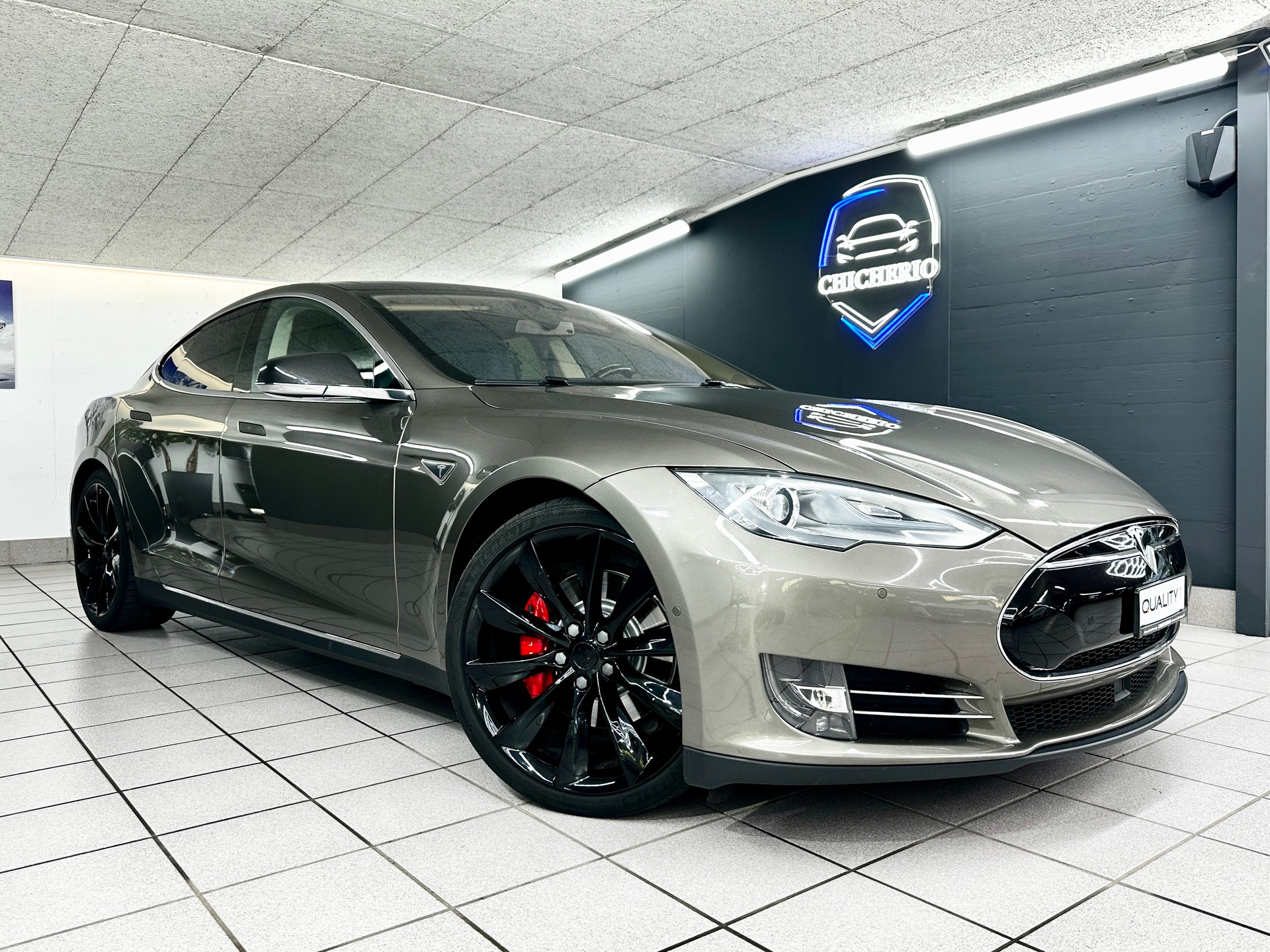 TESLA Model S 85 D Performance