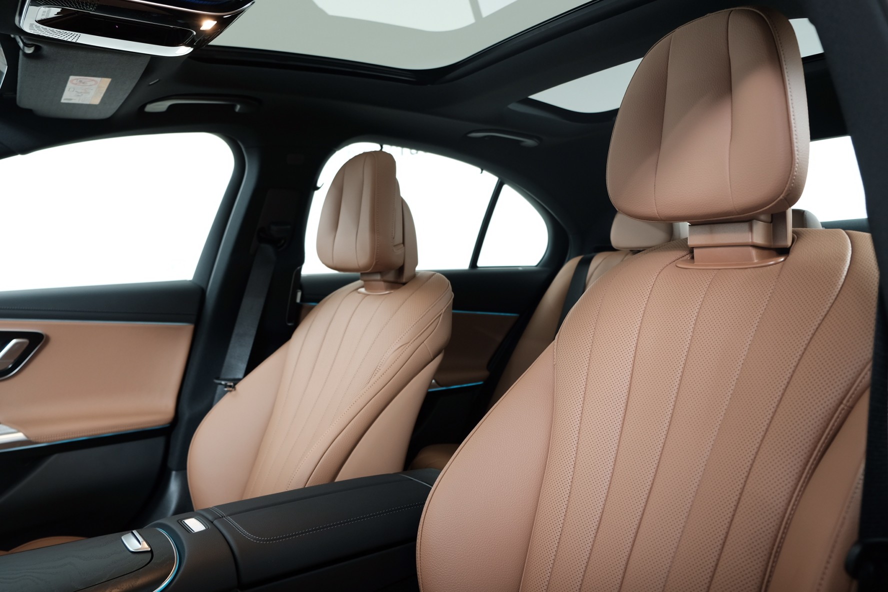MERCEDES-BENZ E 450 AMG Line 4matic W214-image-9