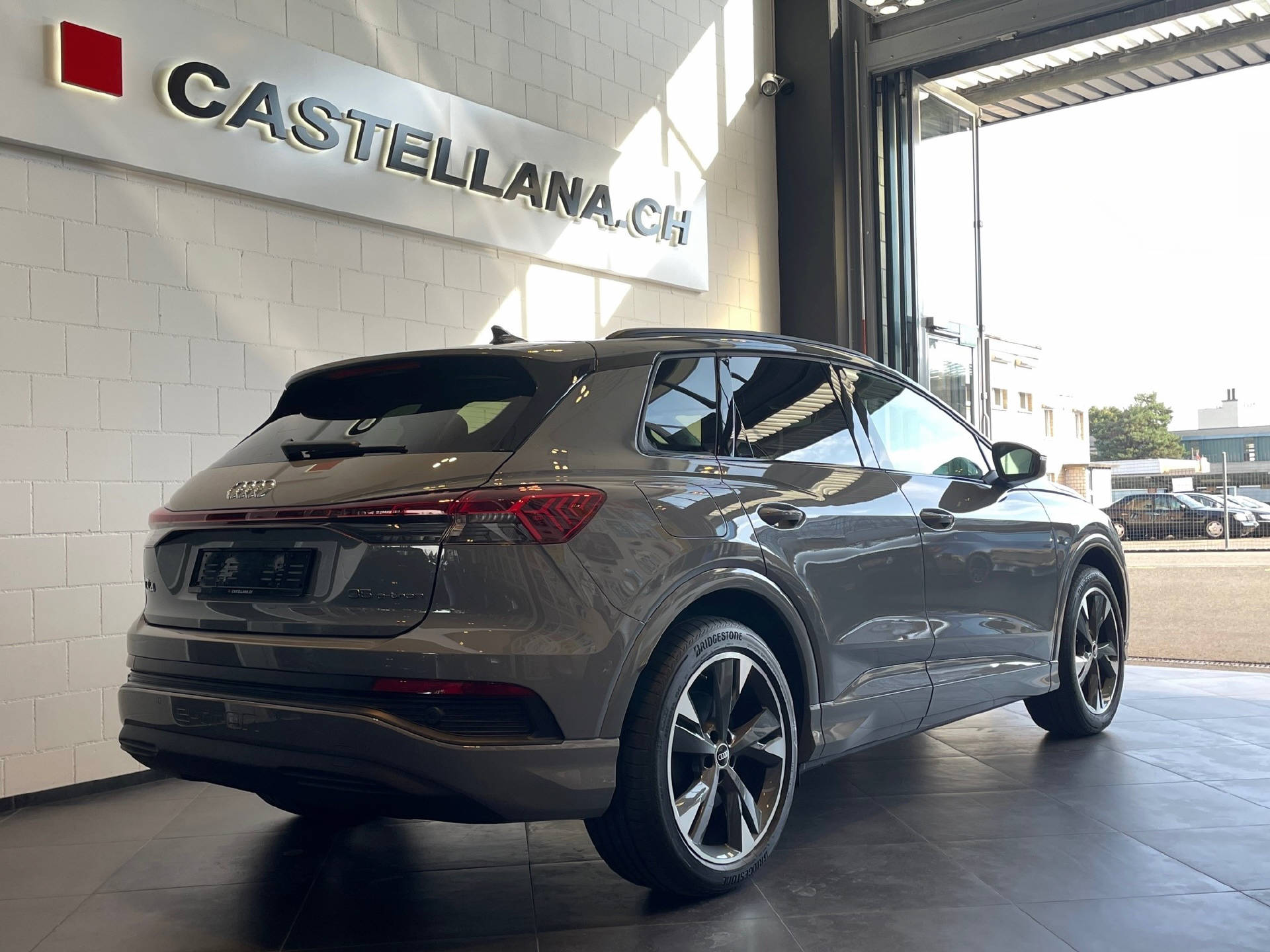 AUDI Q4 e-tron 35-showroom-element-3