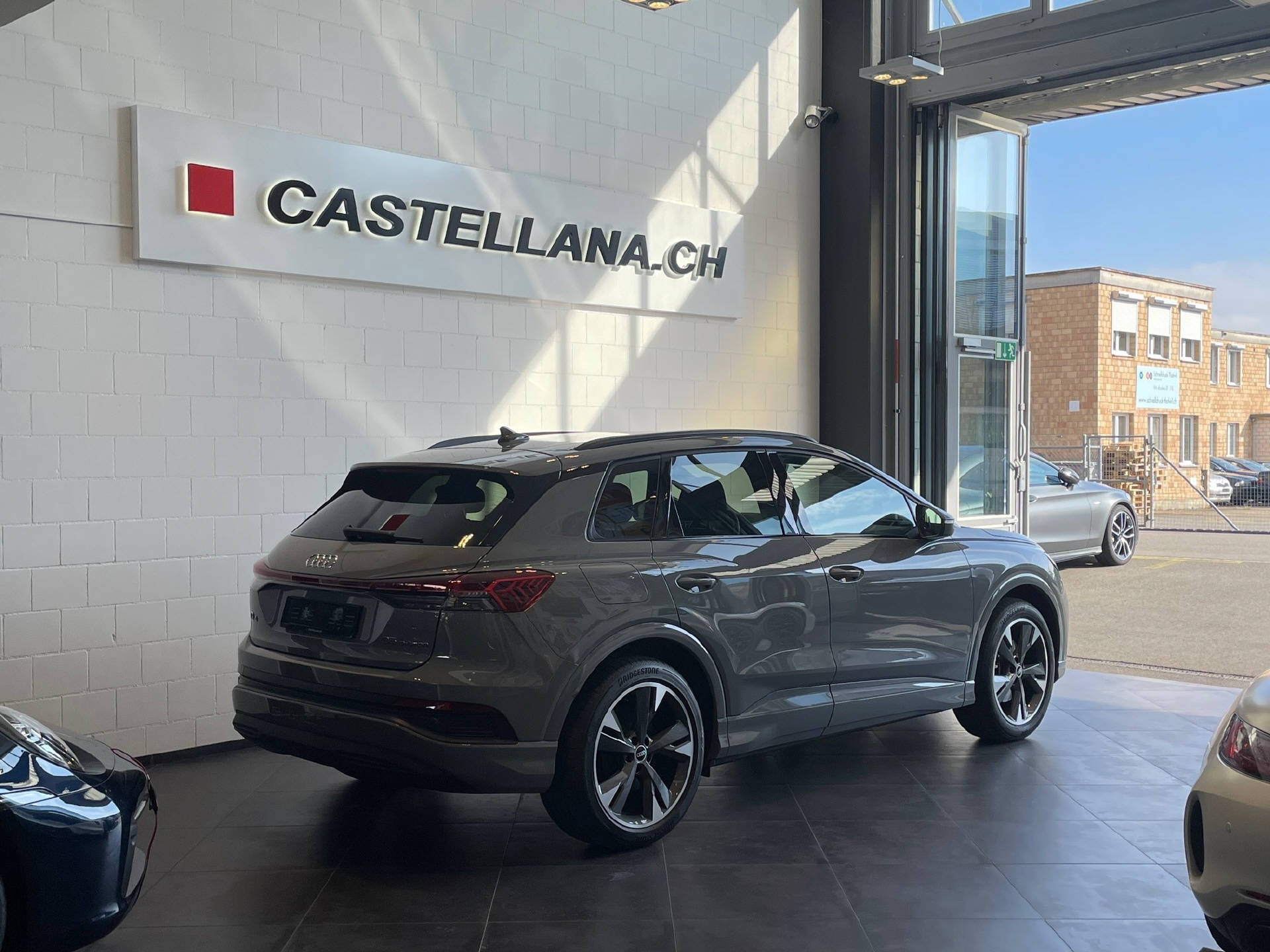 AUDI Q4 e-tron 35-showroom-element-2