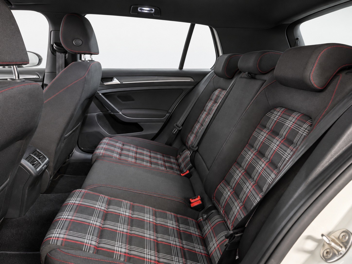 VW Golf 2.0 TSI GTI Performance DSG-image-15
