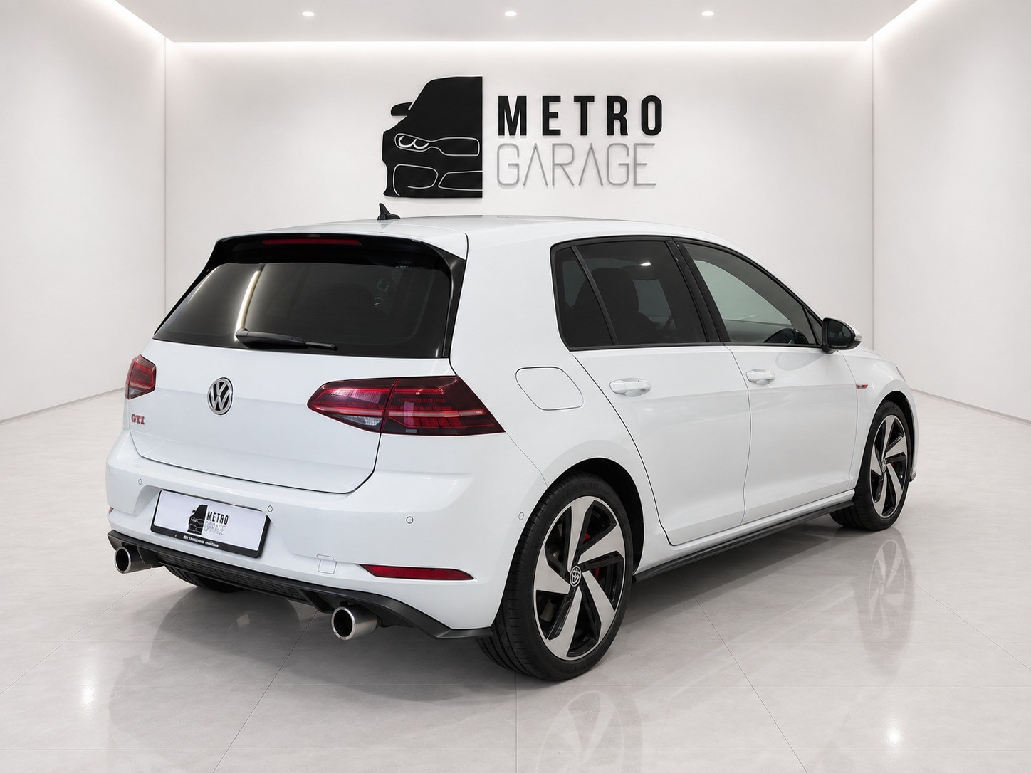 VW Golf 2.0 TSI GTI Performance DSG-showroom-element-3