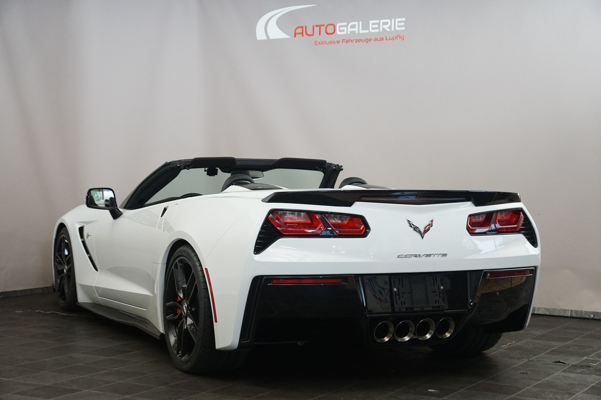 CHEVROLET Corvette Convertible Stingray-showroom-element-3