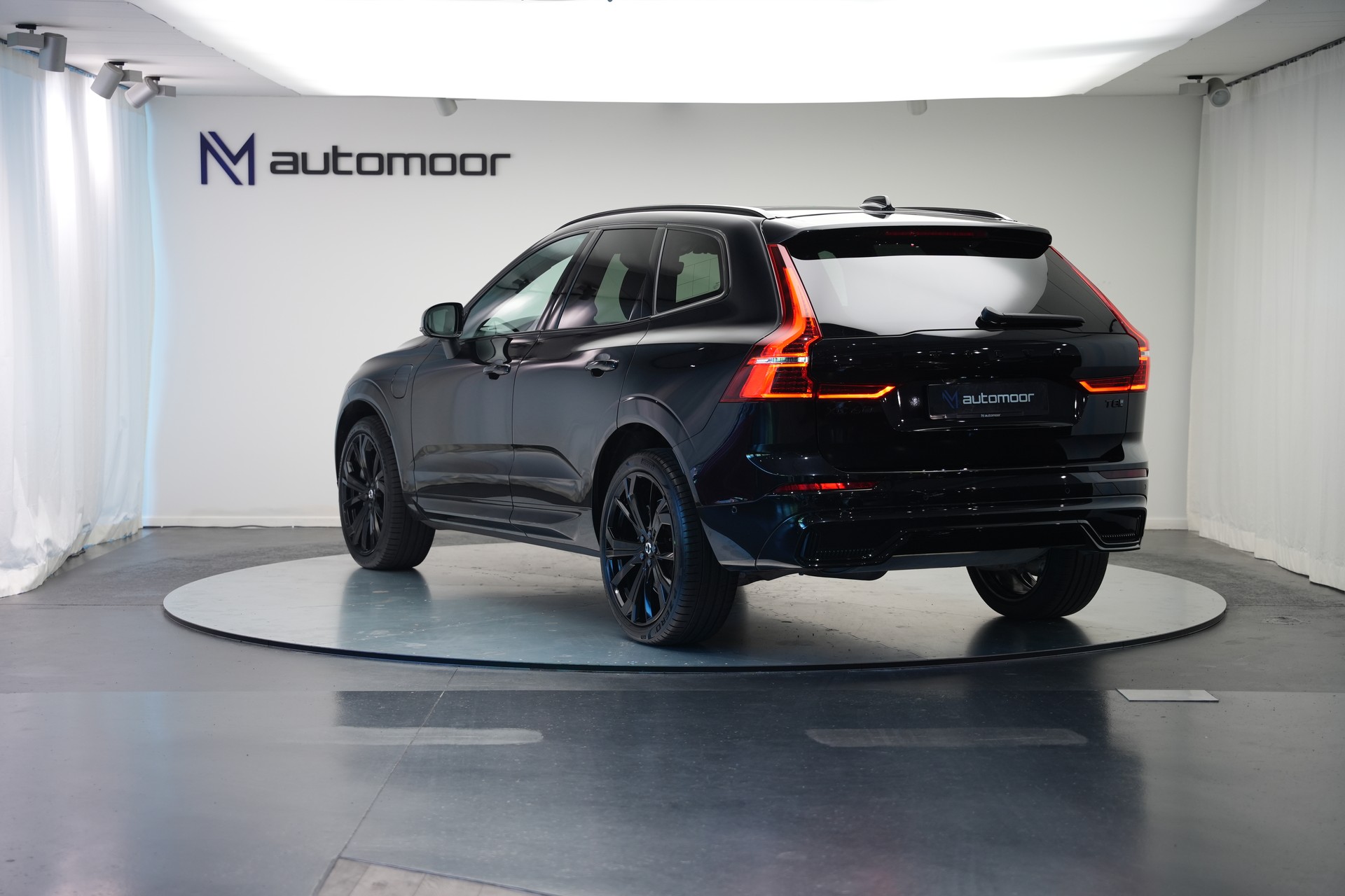 VOLVO XC60 T8 eAWD PluginHybrid Ultimate Dark Geartronic Black Edition Ultra-image-6