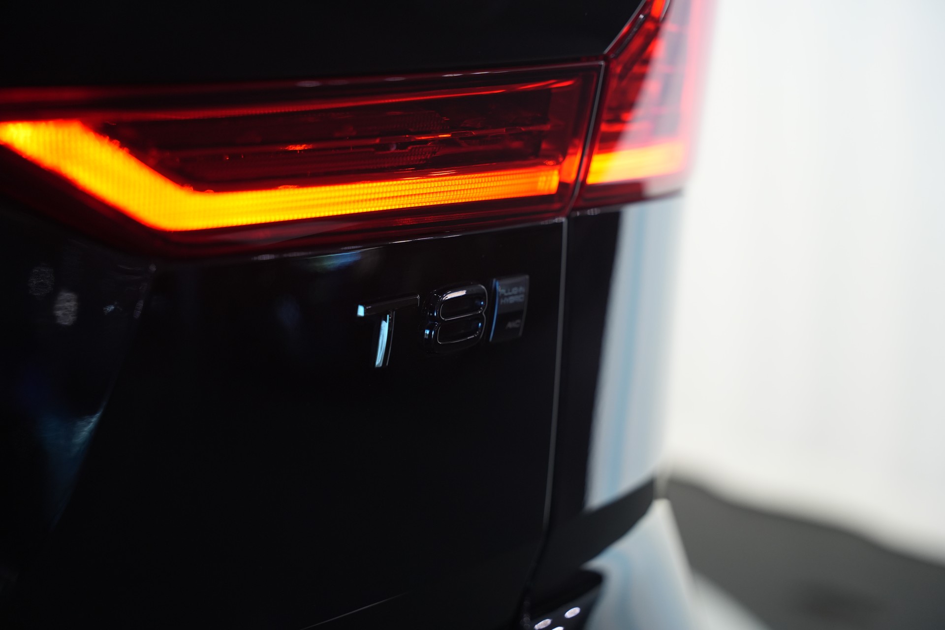 VOLVO XC60 T8 eAWD PluginHybrid Ultimate Dark Geartronic Black Edition Ultra-image-40
