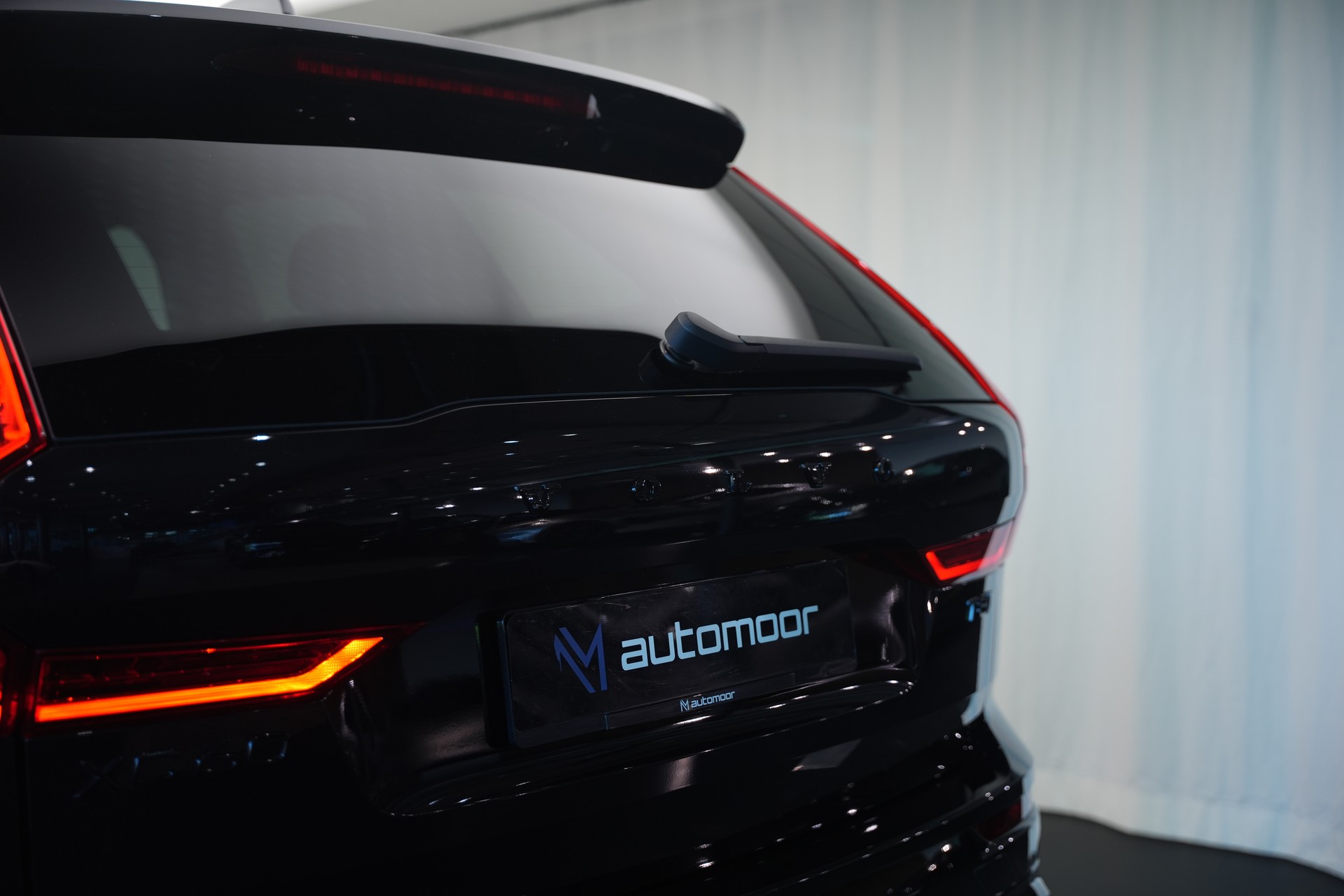 VOLVO XC60 T8 eAWD PluginHybrid Ultimate Dark Geartronic Black Edition Ultra-image-39