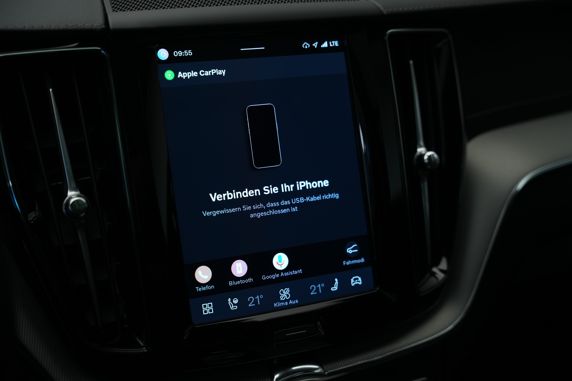 VOLVO XC60 T8 eAWD PluginHybrid Ultimate Dark Geartronic Black Edition Ultra-image-21