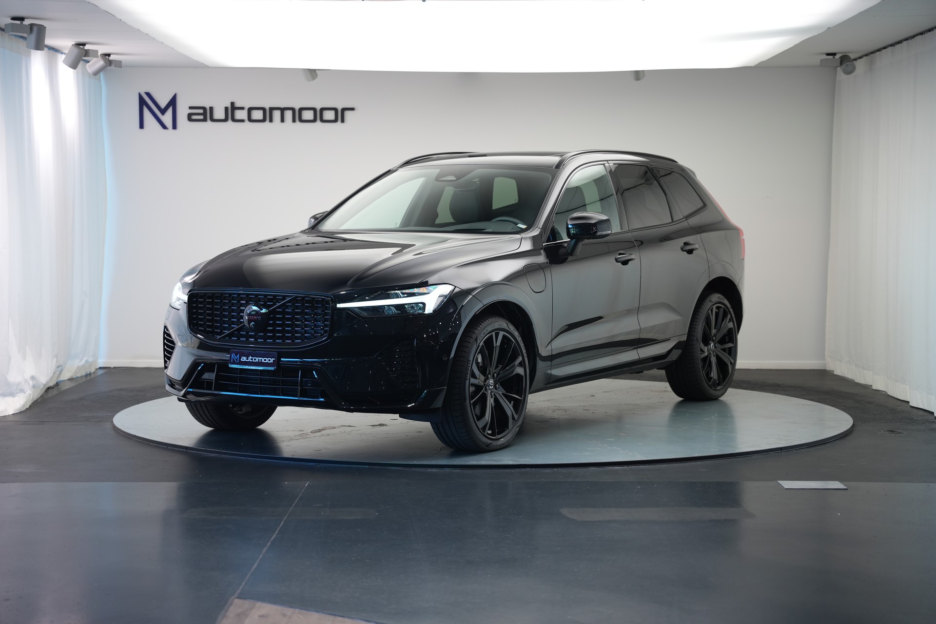 VOLVO XC60 T8 eAWD PluginHybrid Ultimate Dark Geartronic Black Edition Ultra