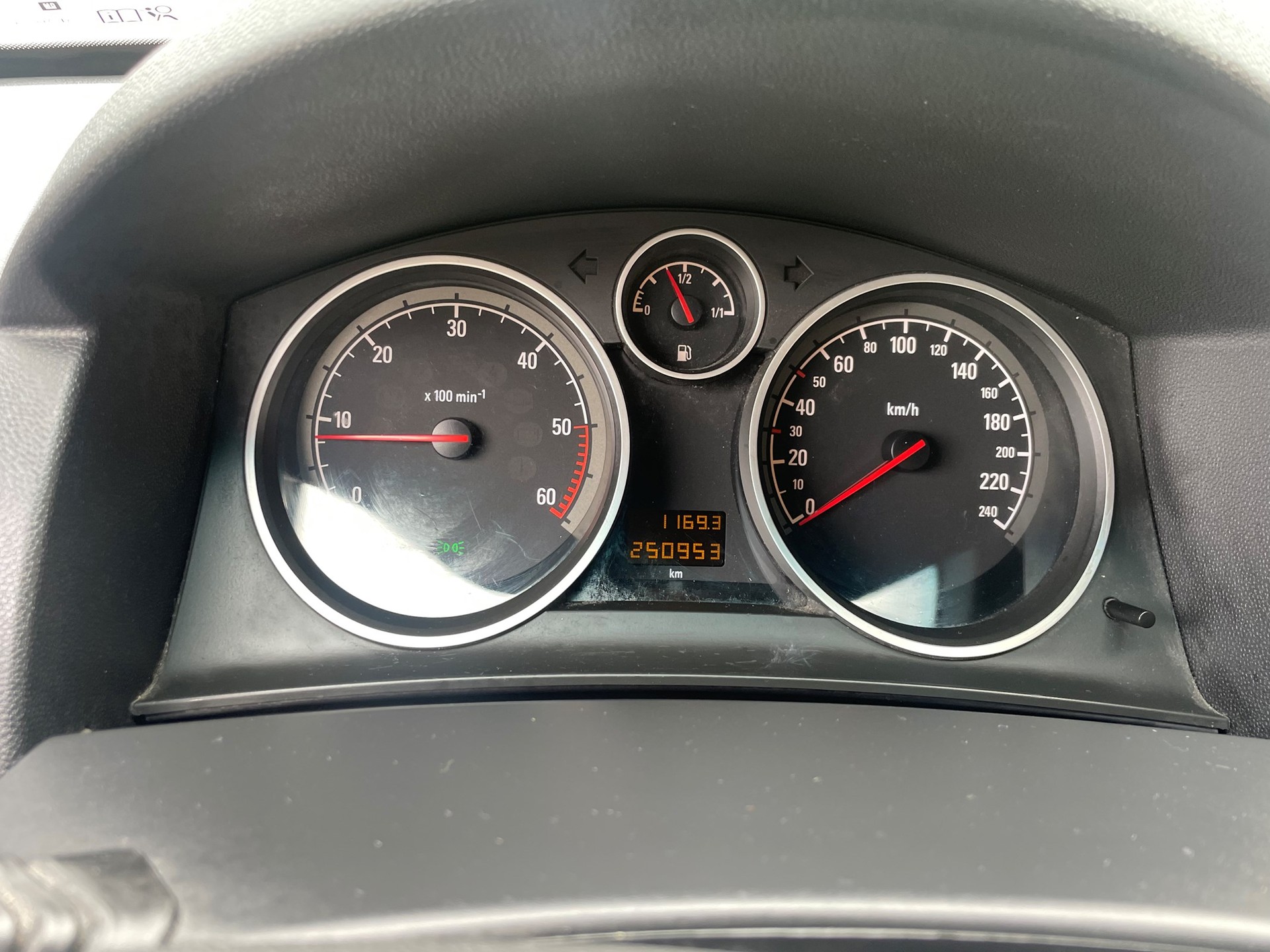 OPEL Astra TT 1.9 CDTi 16V Cosmo-image-8