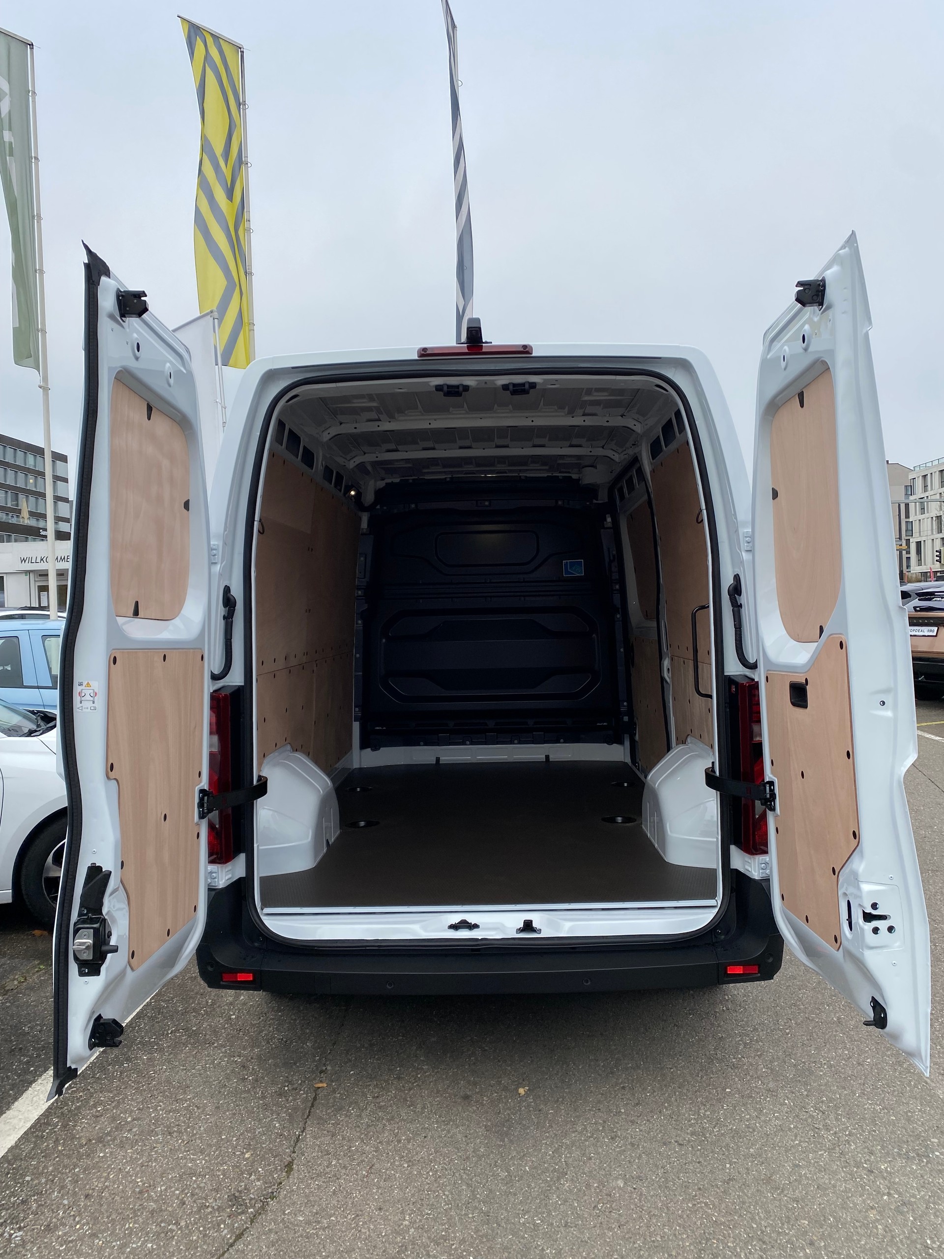 RENAULT Neuer Master Kastenwagen Advance L2H2 3.5T 2.0 Blue dCi 130PS-image-7