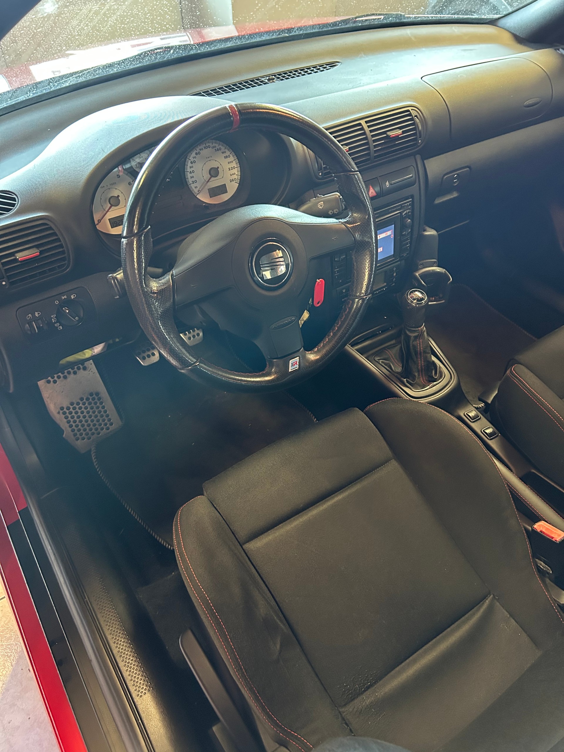 SEAT Leon 1.8 T Cupra R SUPER COPA MODELE RARE-image-4