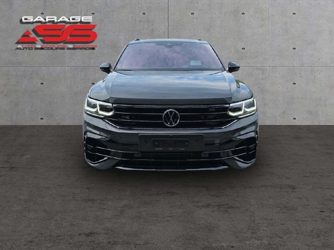 VW Tiguan 2.0TSI R 4Motion DSG-image-9