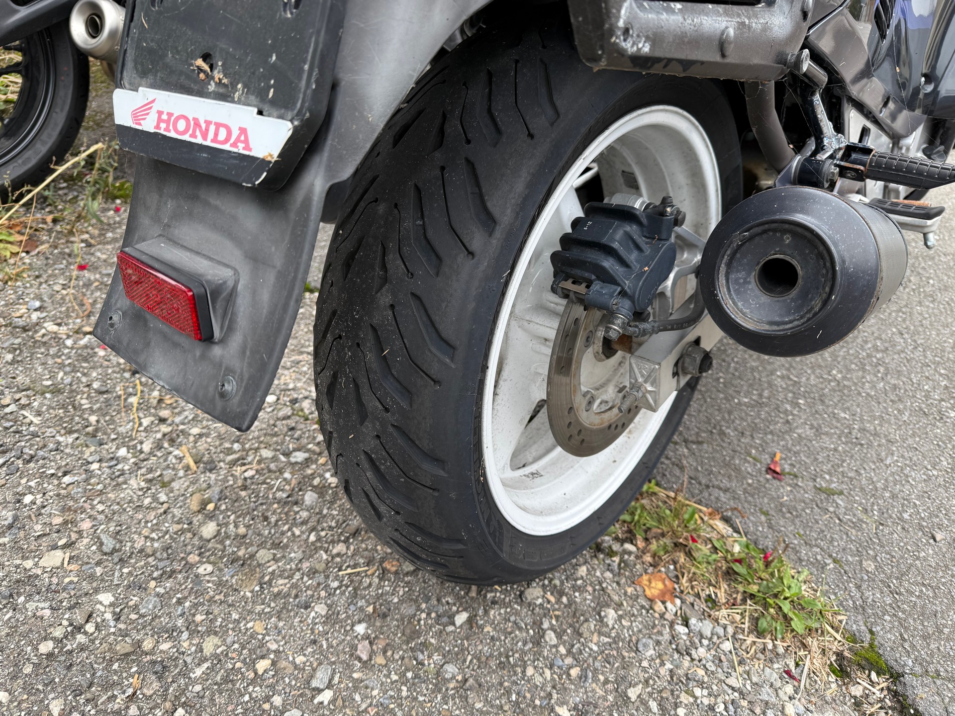 HONDA CBR 1000 F M-image-2