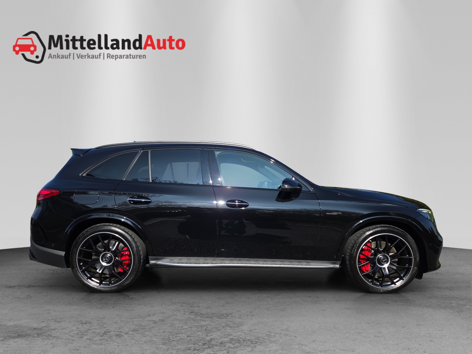 MERCEDES-BENZ GLC AMG 63 S e Performance 9G-Tronic-showroom-element-3